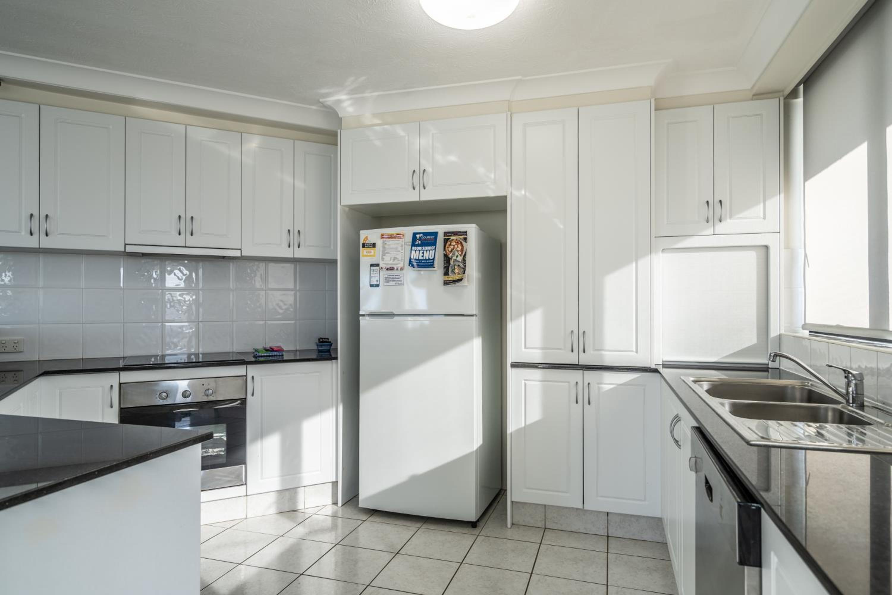 Superior One-Bedroom Apartment - Photo 18