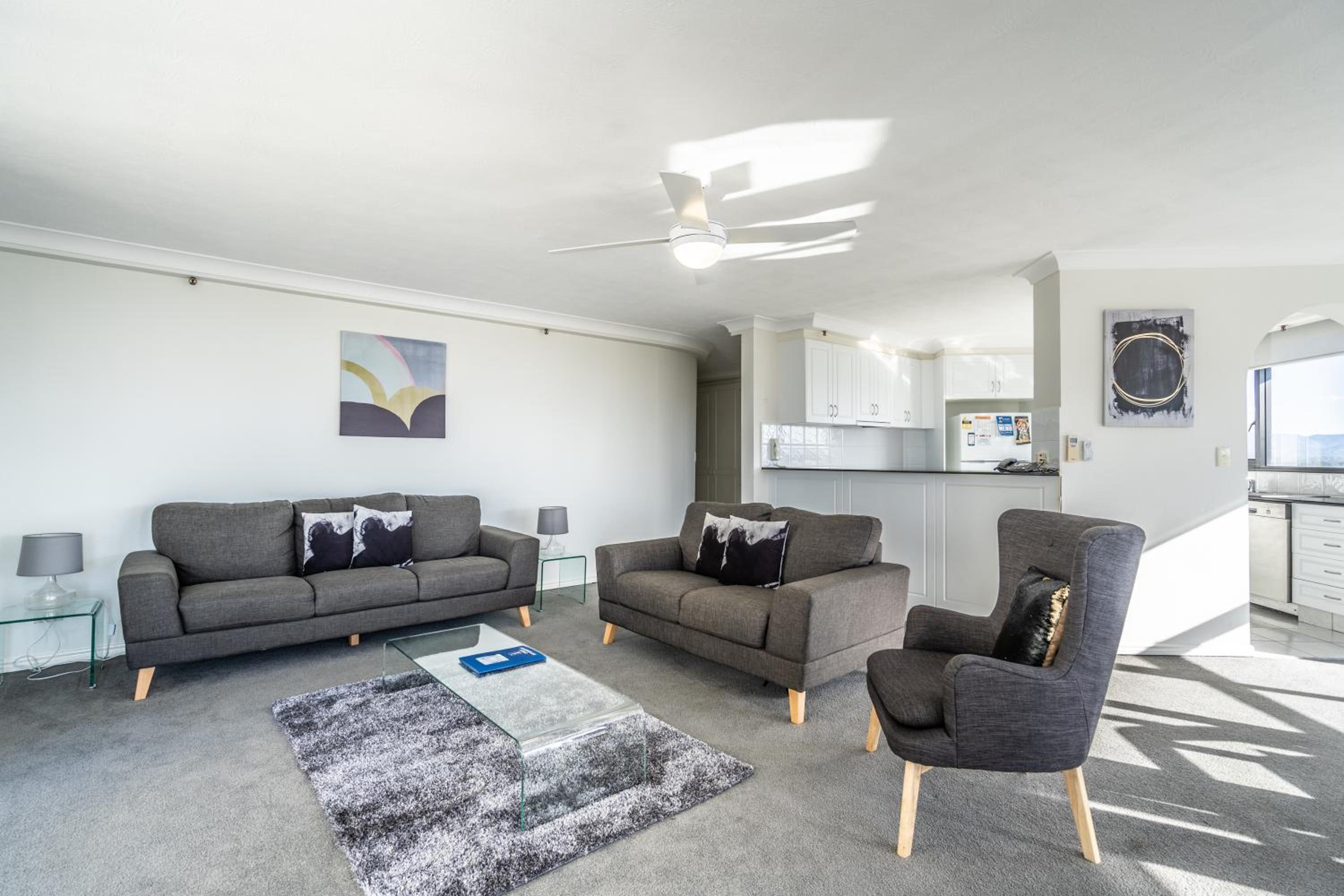 Superior One-Bedroom Apartment - Photo 17