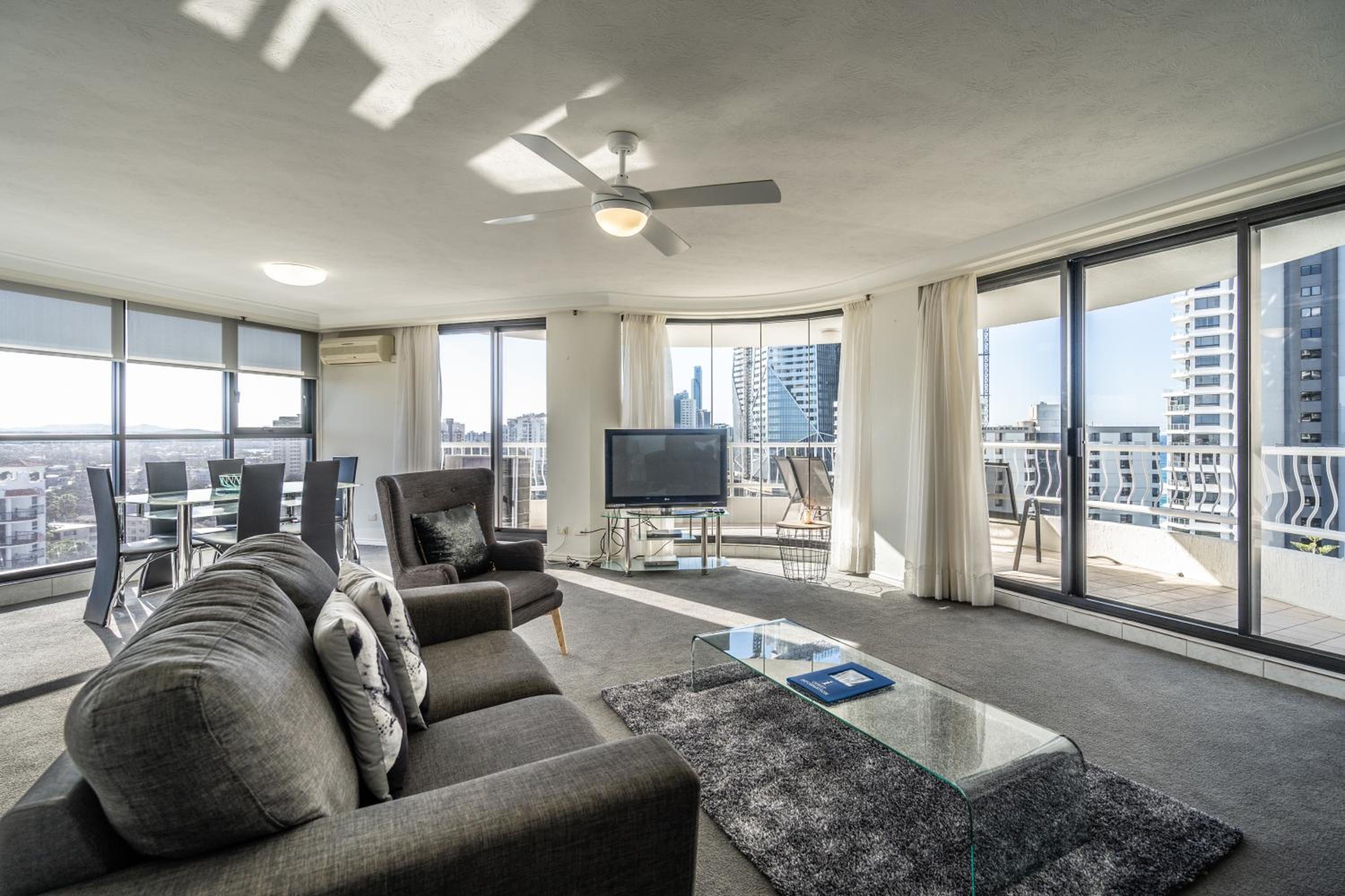 Superior One-Bedroom Apartment - Photo 15