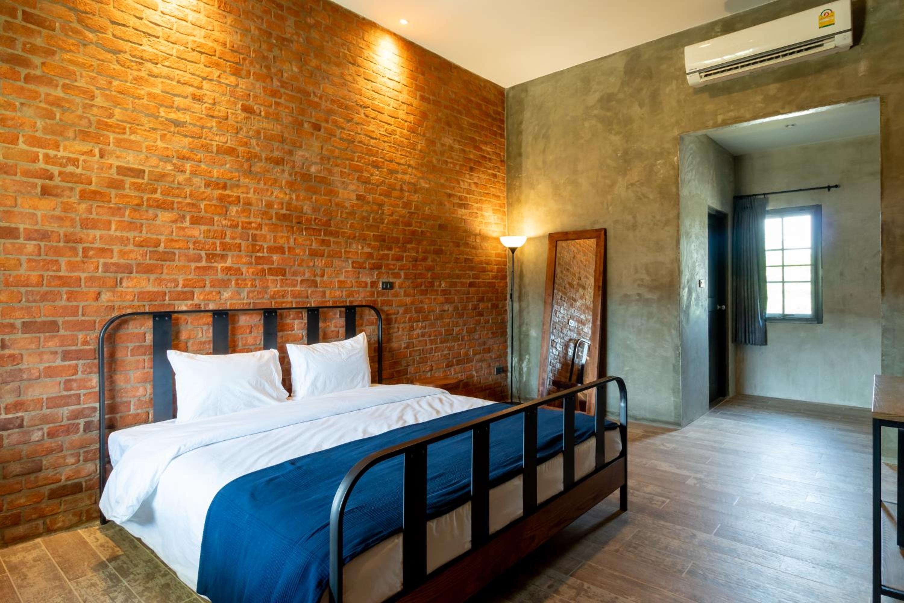 Deluxe Double Room - Photo 9