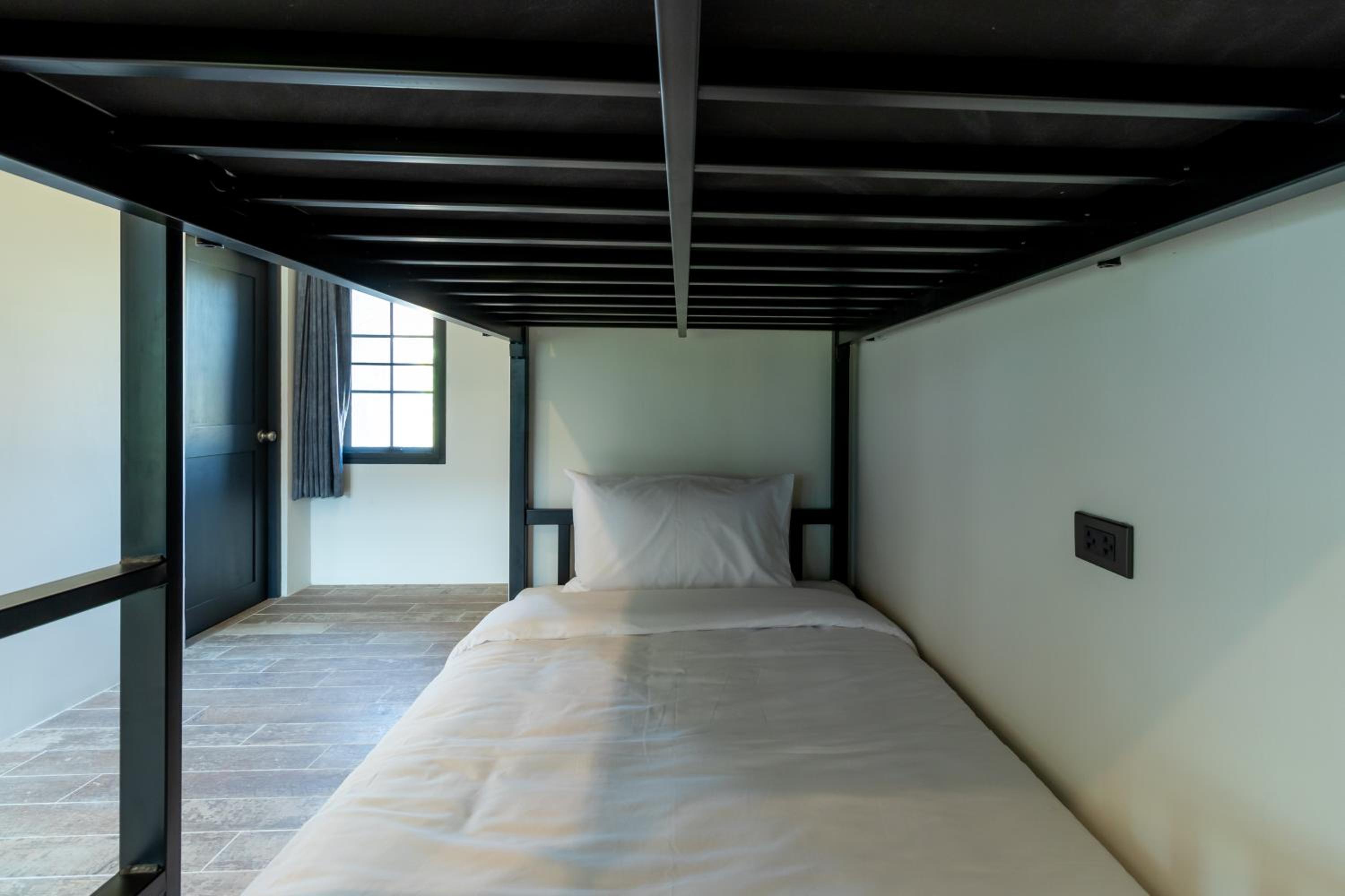 Family Room - Photo 13