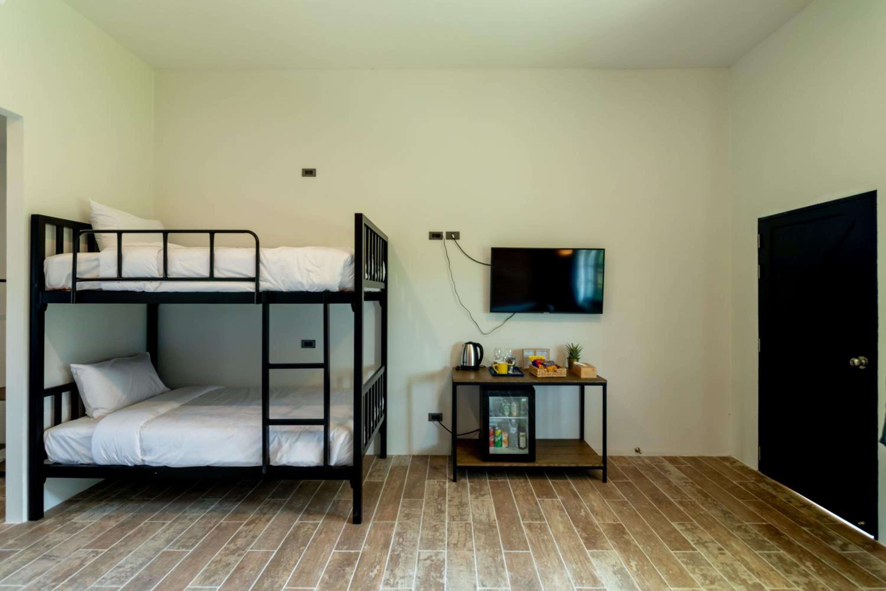 Family Room - Photo 7