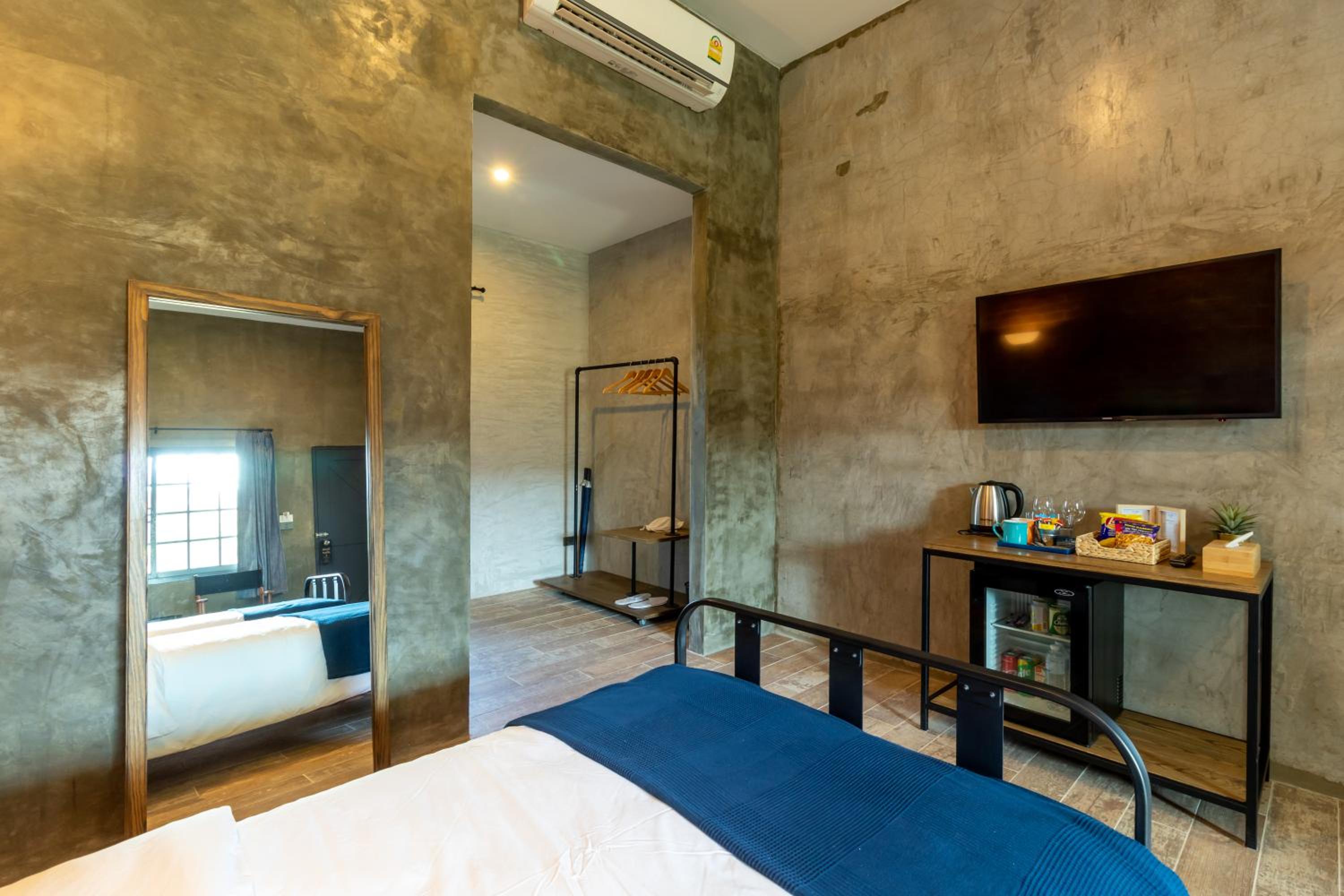 Deluxe Twin Room - Photo 3
