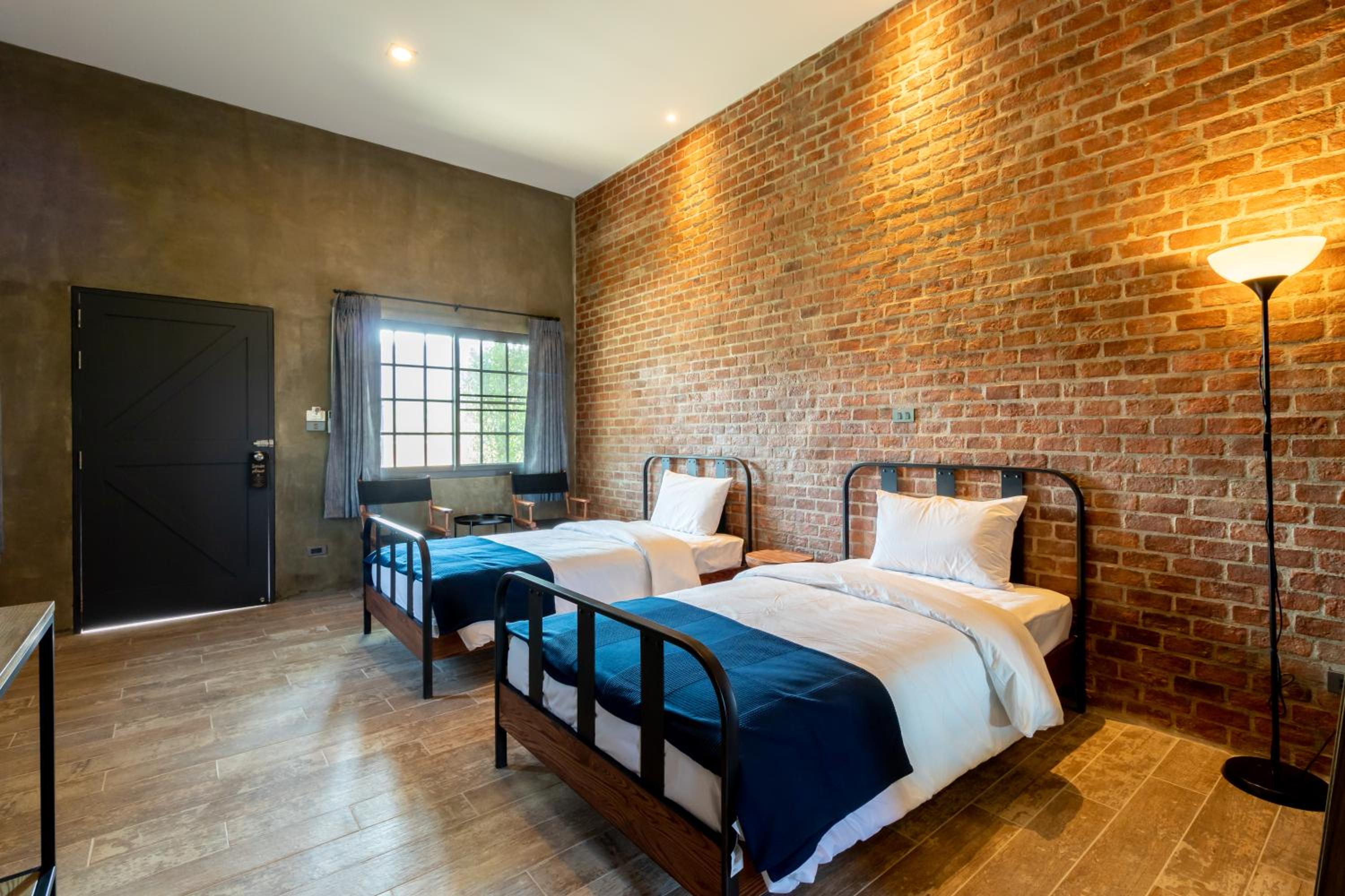 Deluxe Twin Room - Photo 10