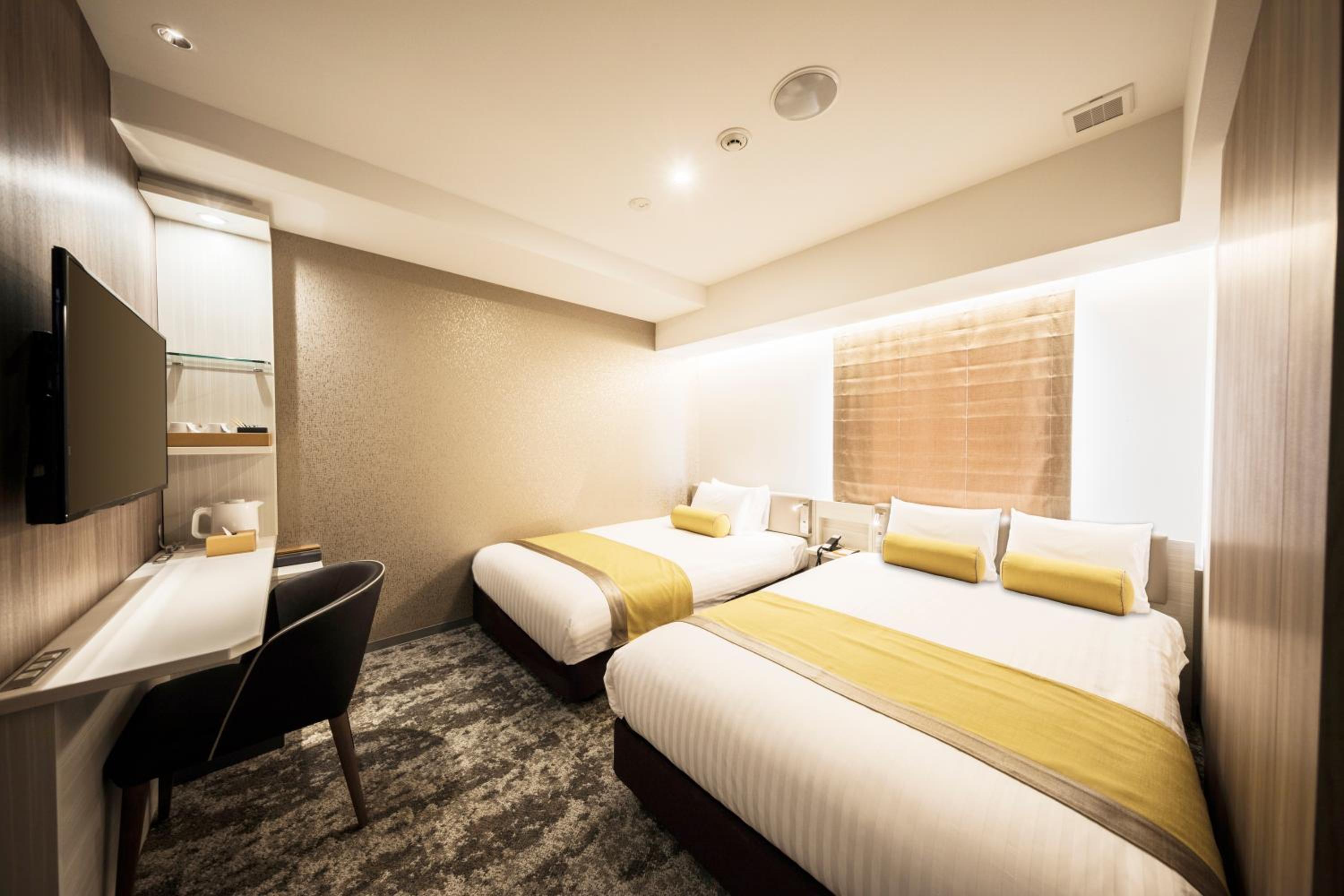 Triple Room - Non-Smoking photo 2