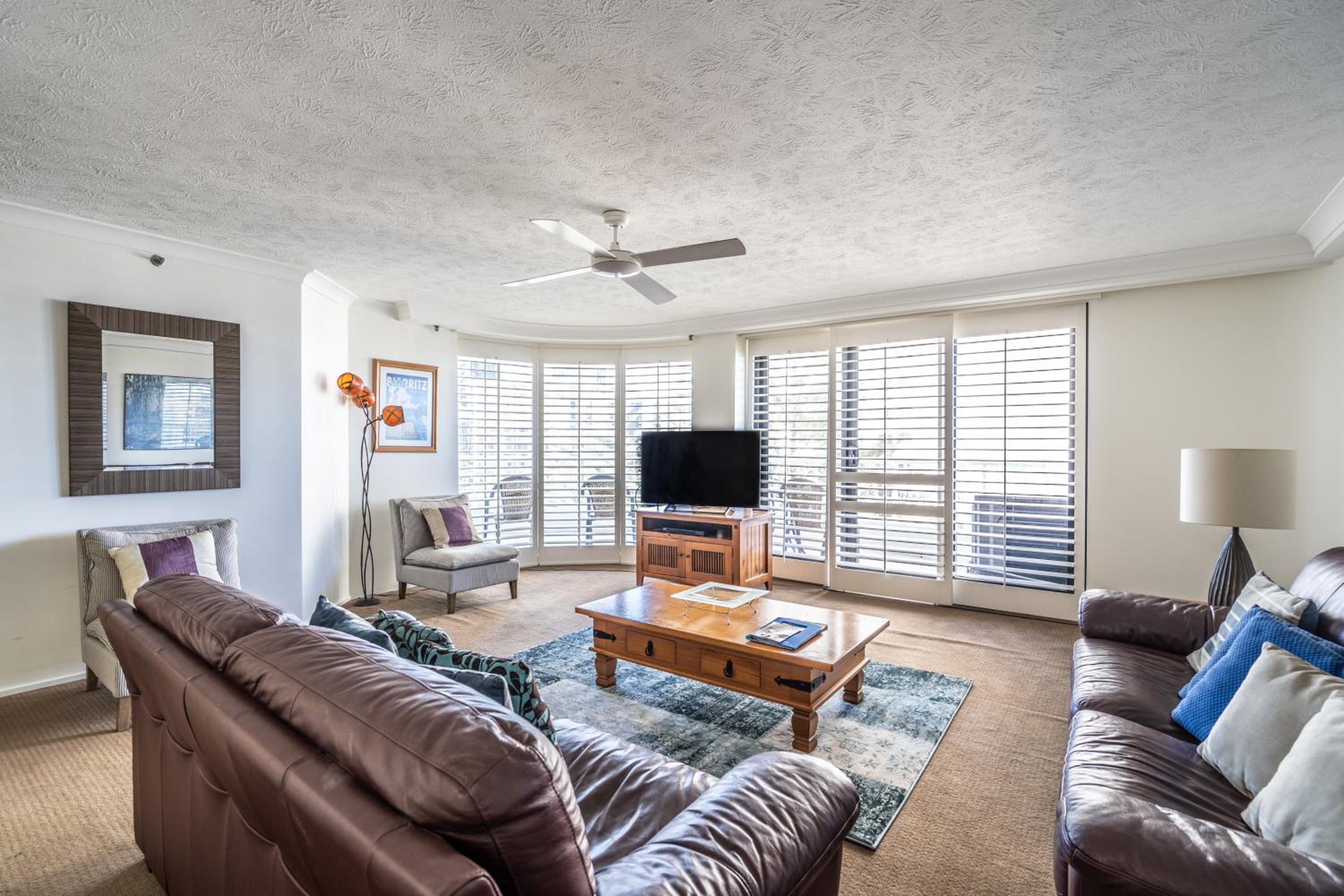 Superior One-Bedroom Apartment - Photo 4