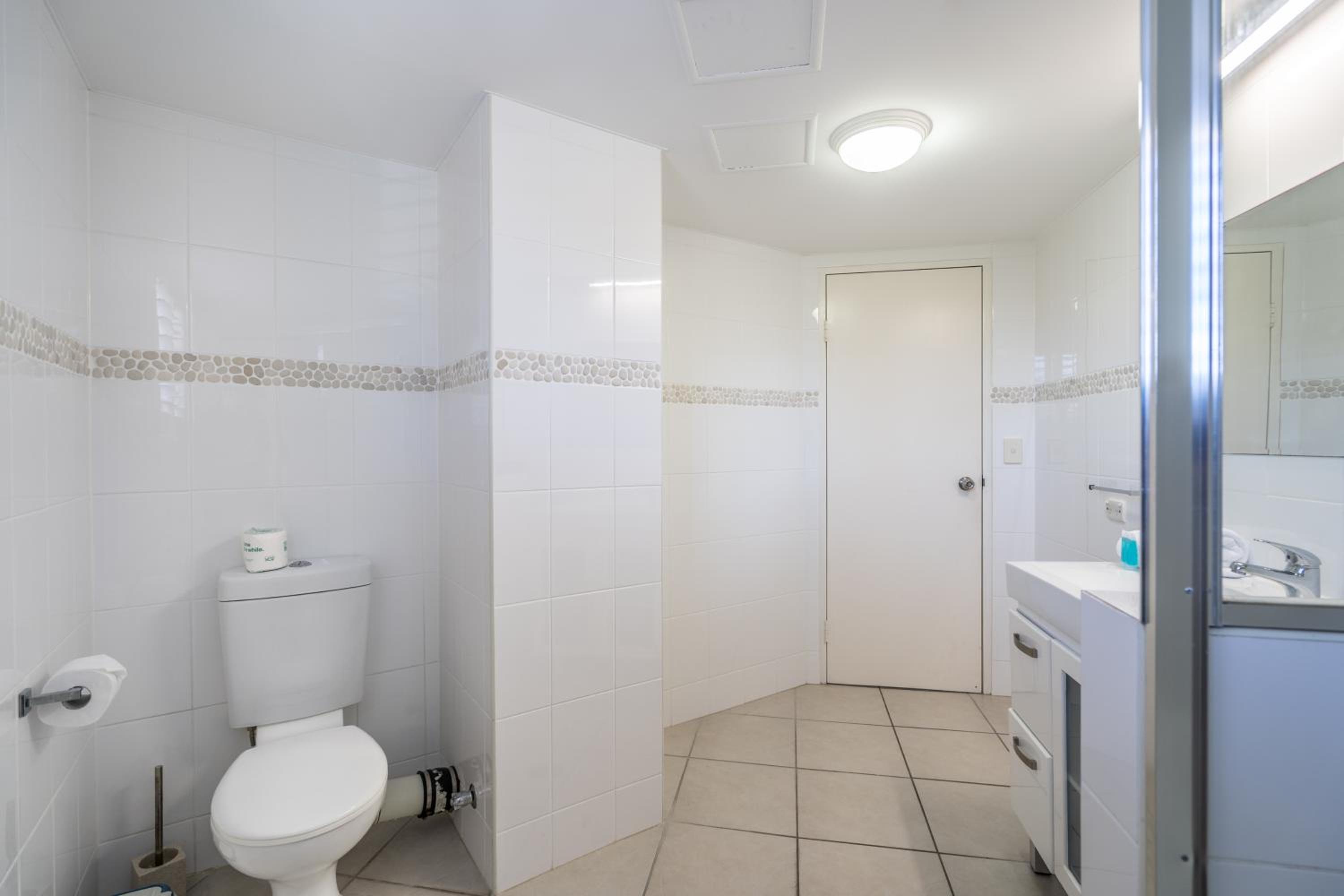 Standard Two-Bedroom Apartment - Photo 4