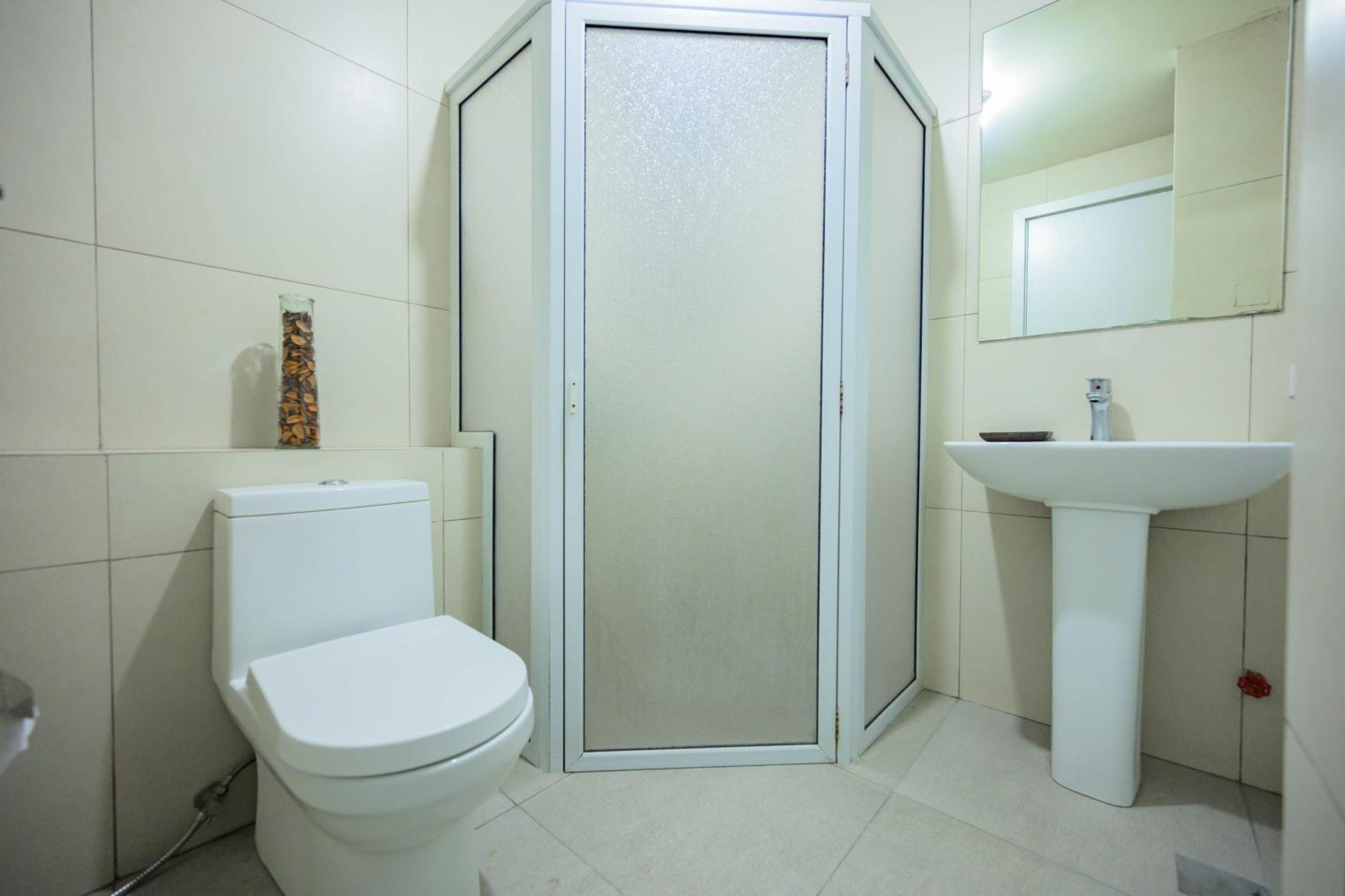 One-Bedroom Apartment - Photo 8