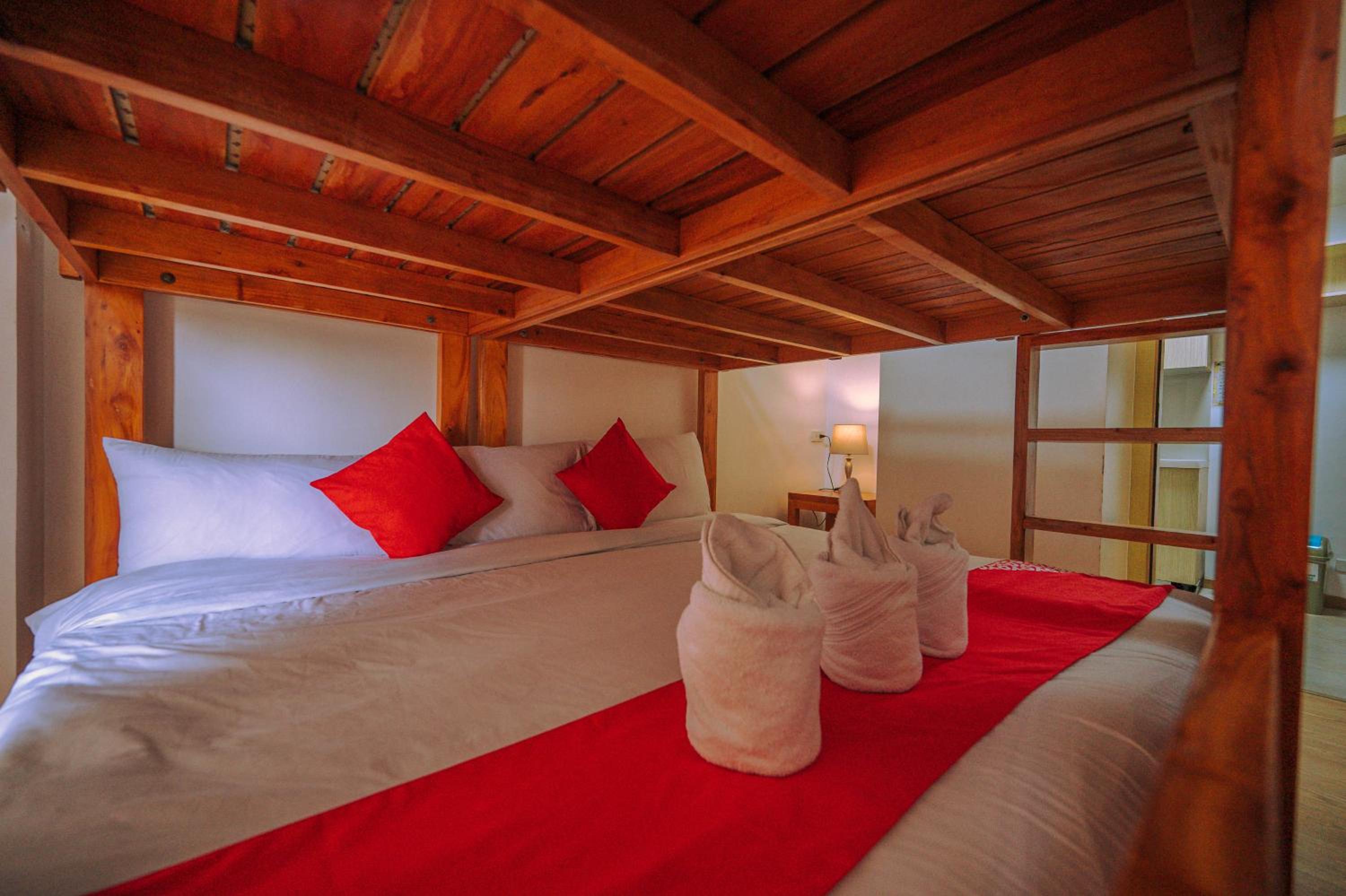Two-Bedroom Apartment - Photo 2