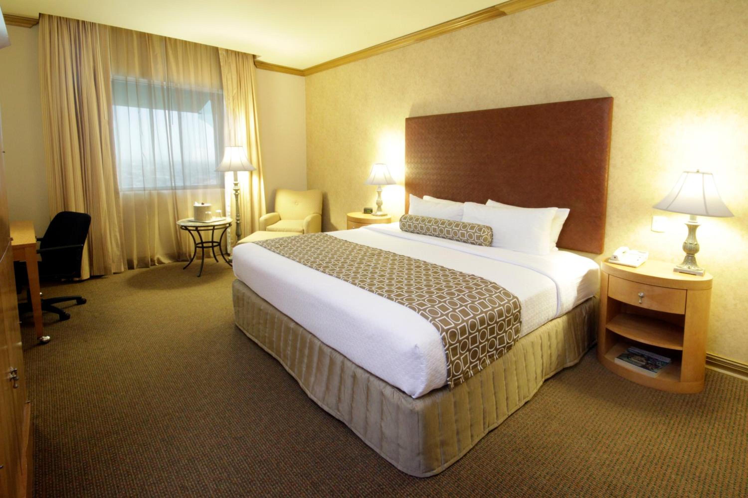 Standard King Room - Photo 1