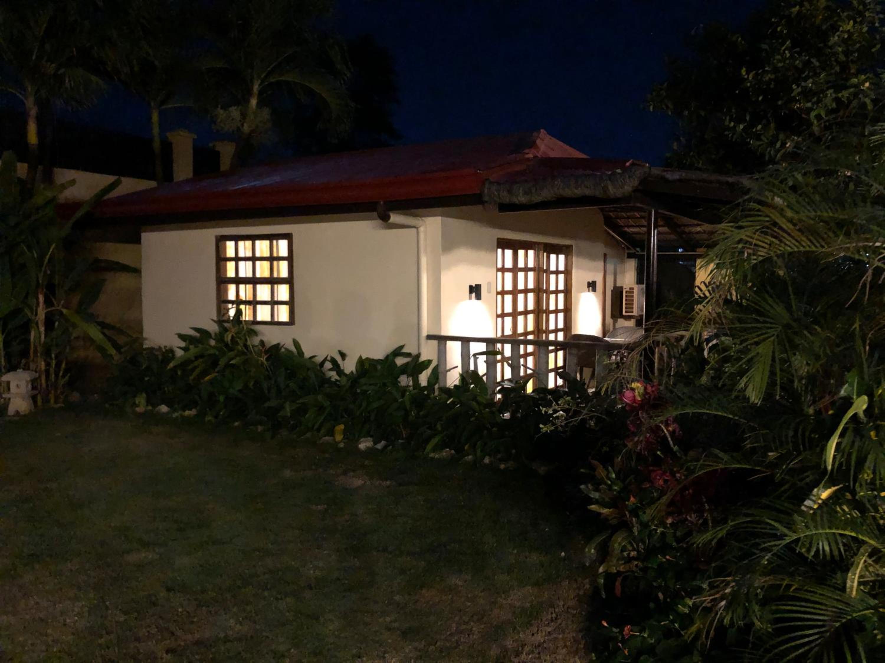Superior Bungalow - Photo 5