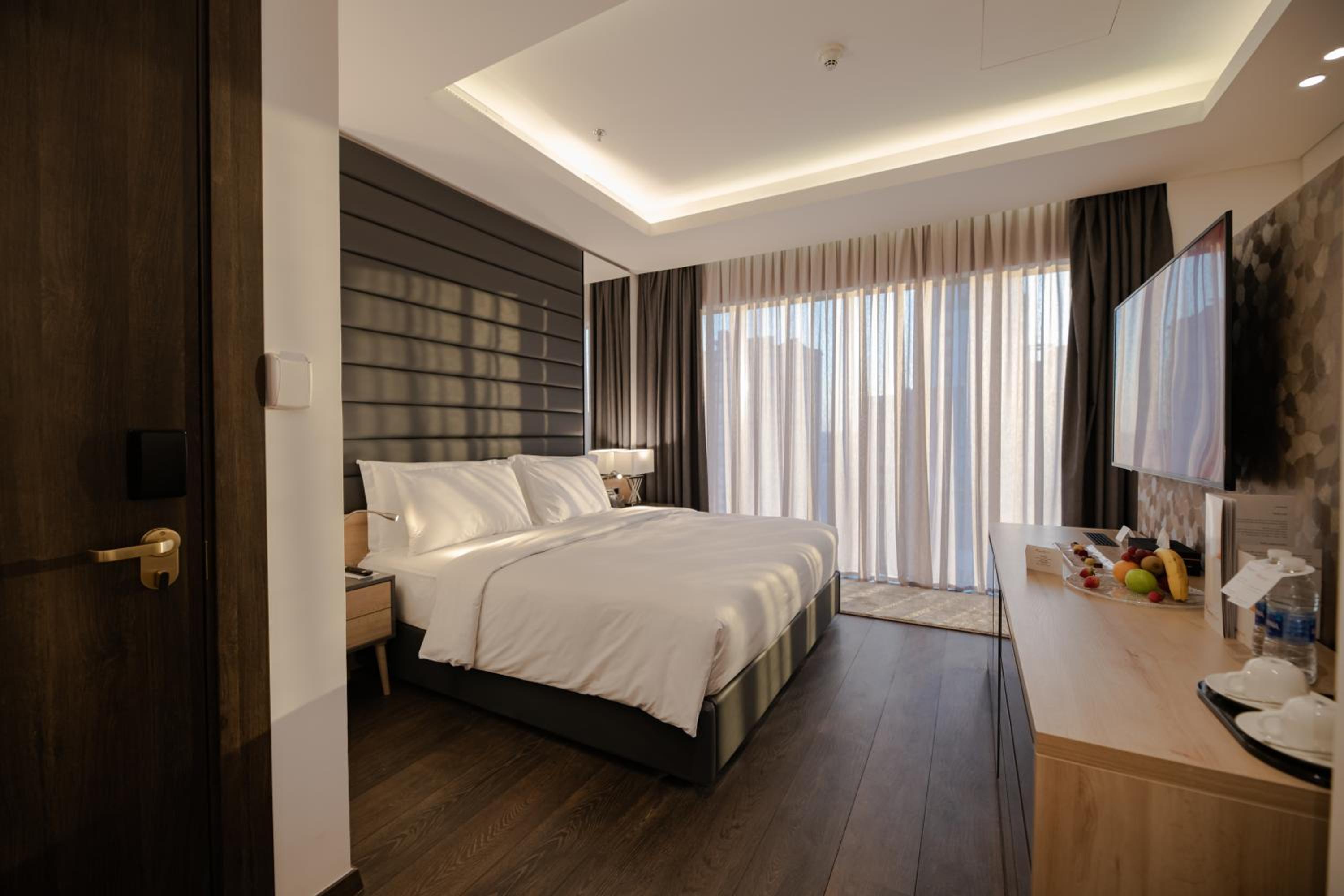 Superior King Room - Photo 4