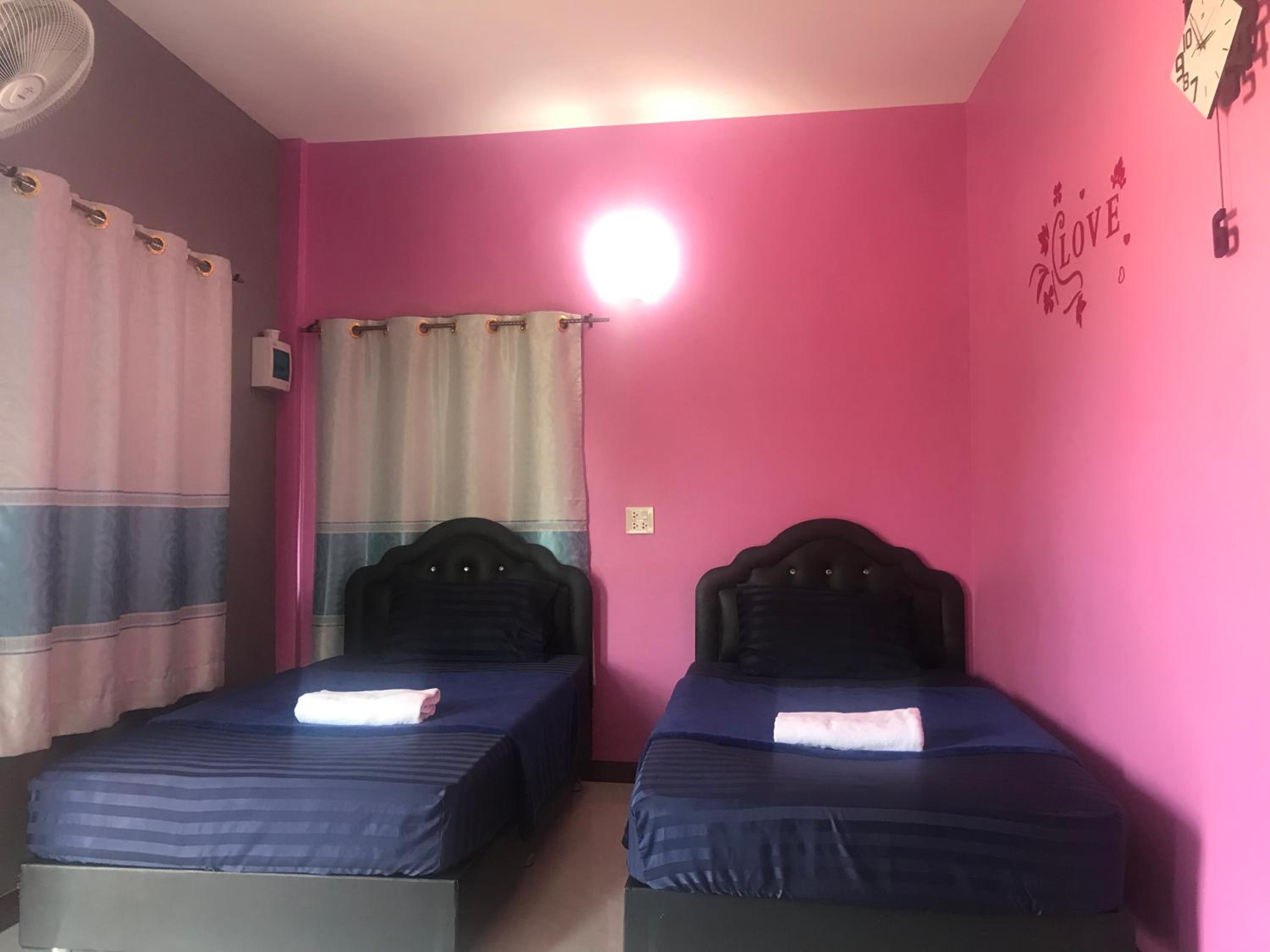 Deluxe Twin Room - Photo 10