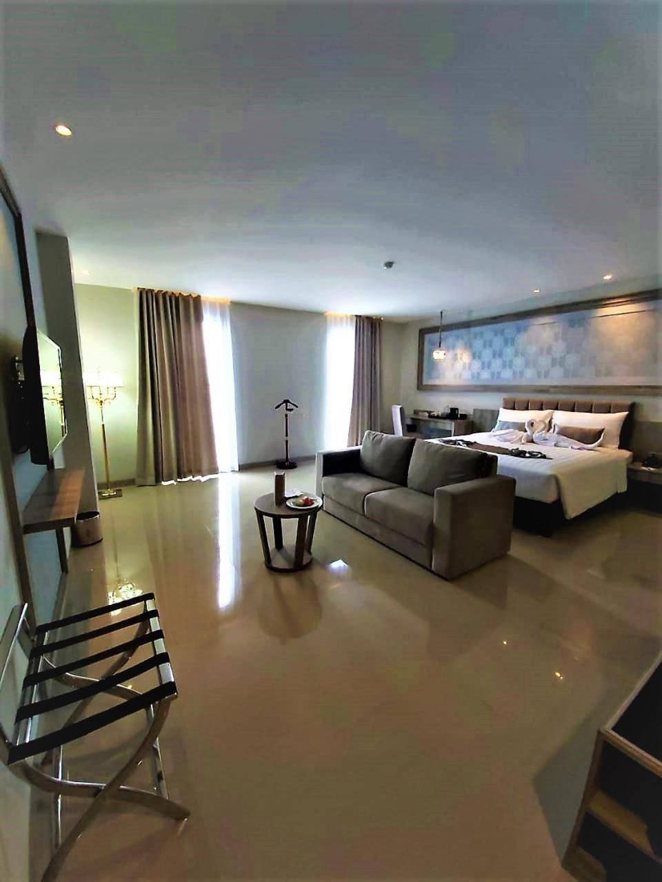 King Suite - Photo 3