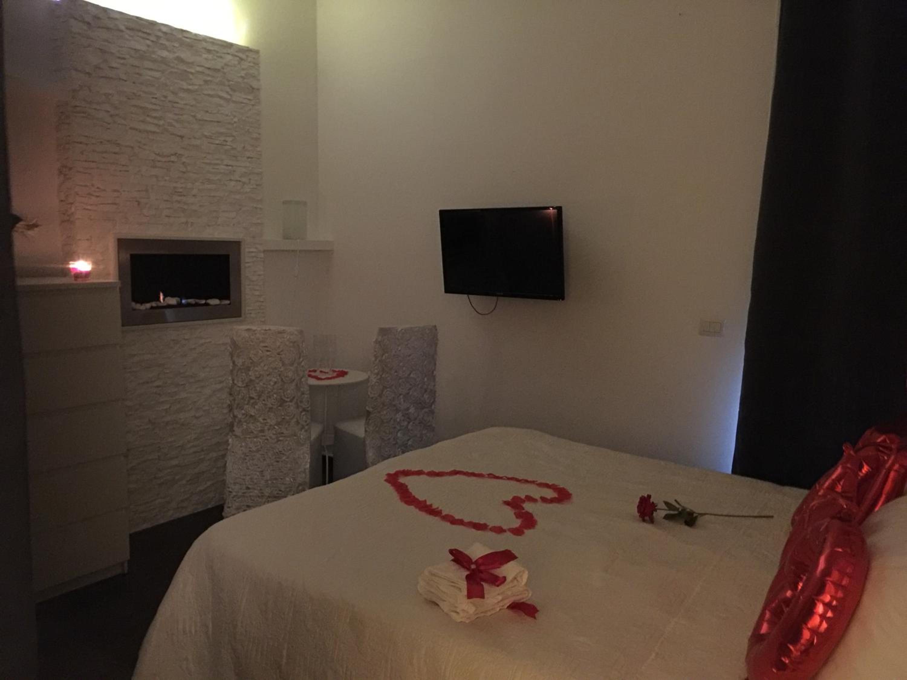 Deluxe Double Room with Sea View - Photo 31