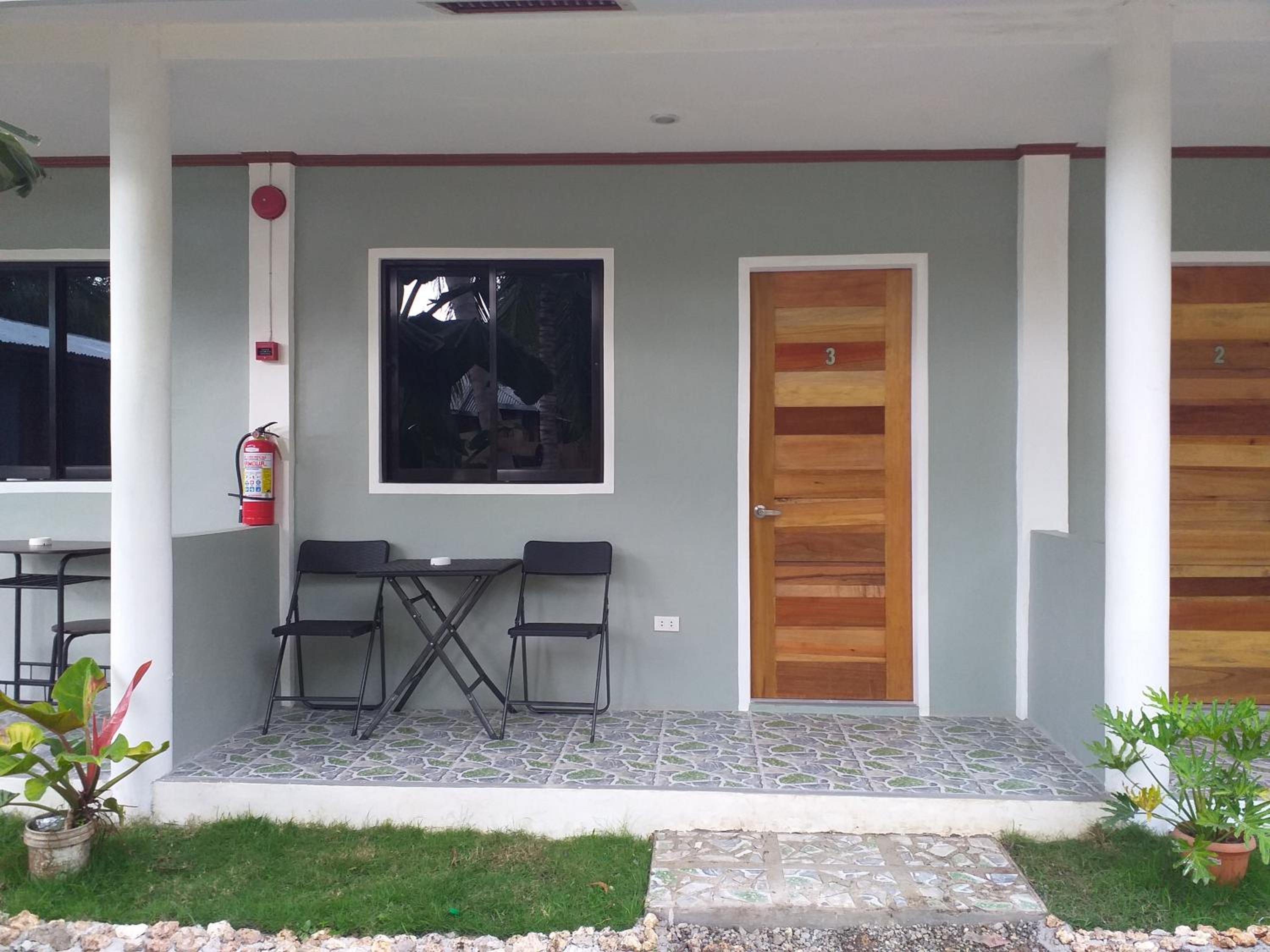 Double Room with Private Bathroom - Photo 8