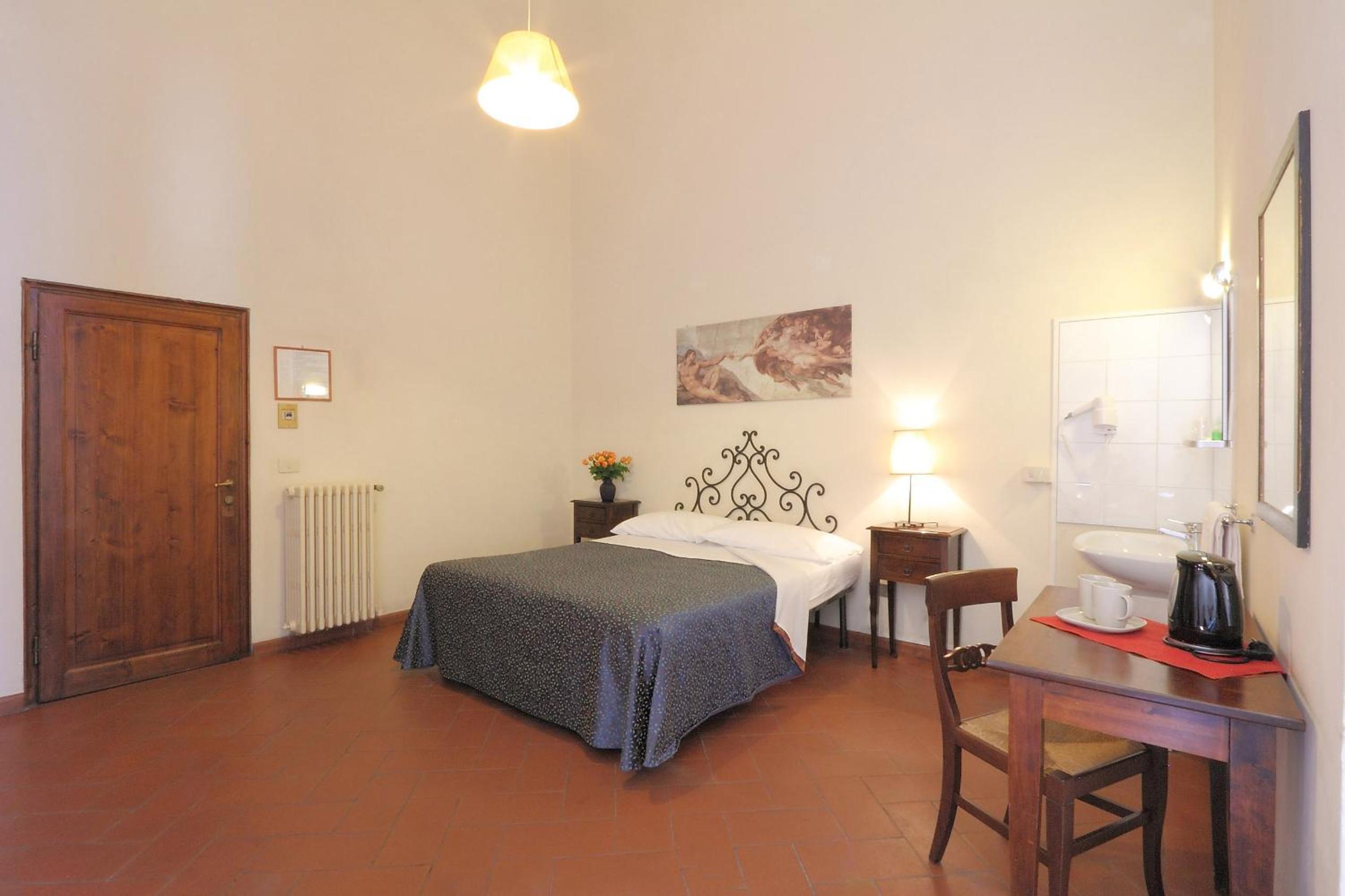 Double Room with Shared Bathroom photo 1