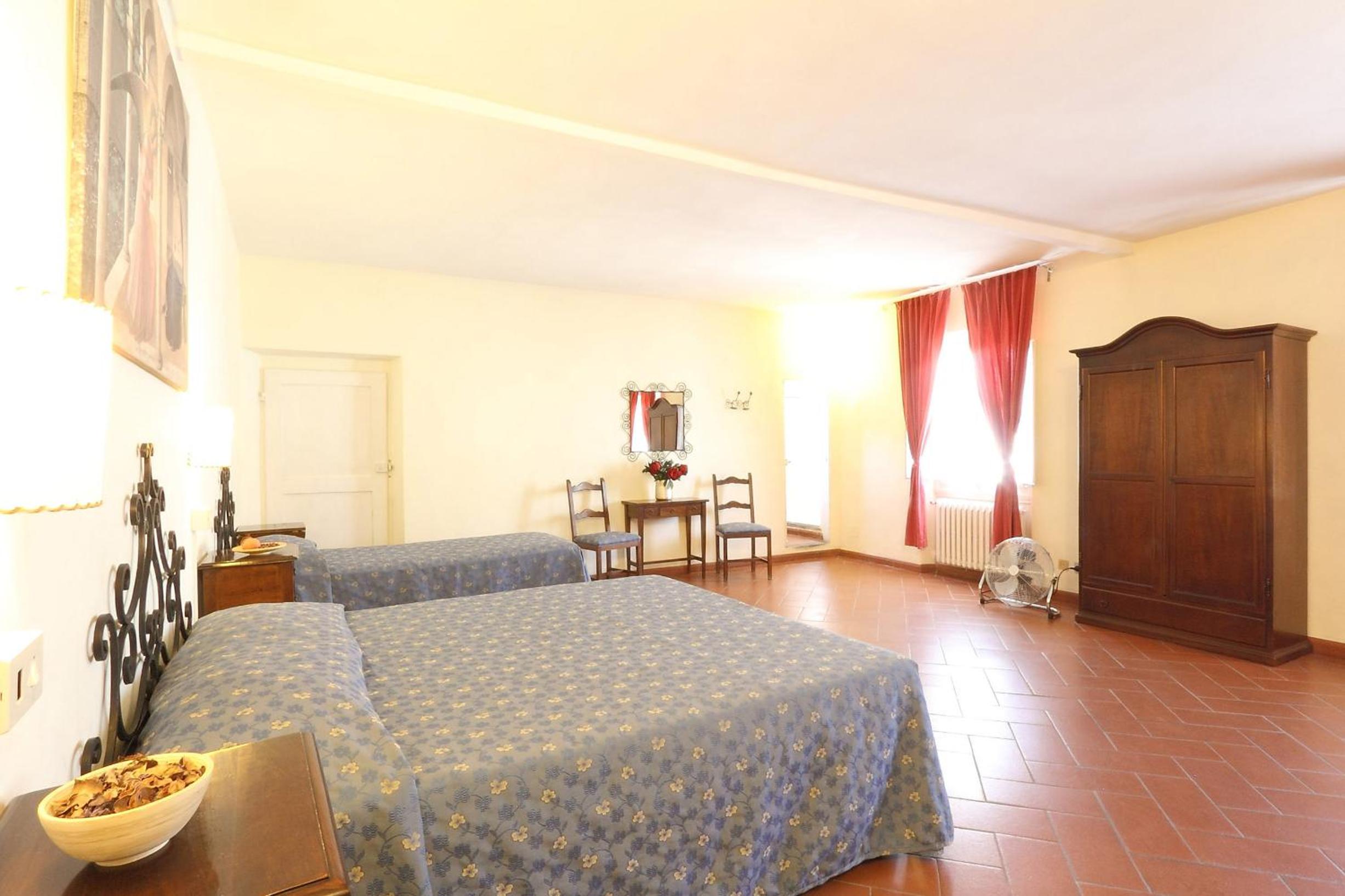 Double Room with Private Bathroom photo 3