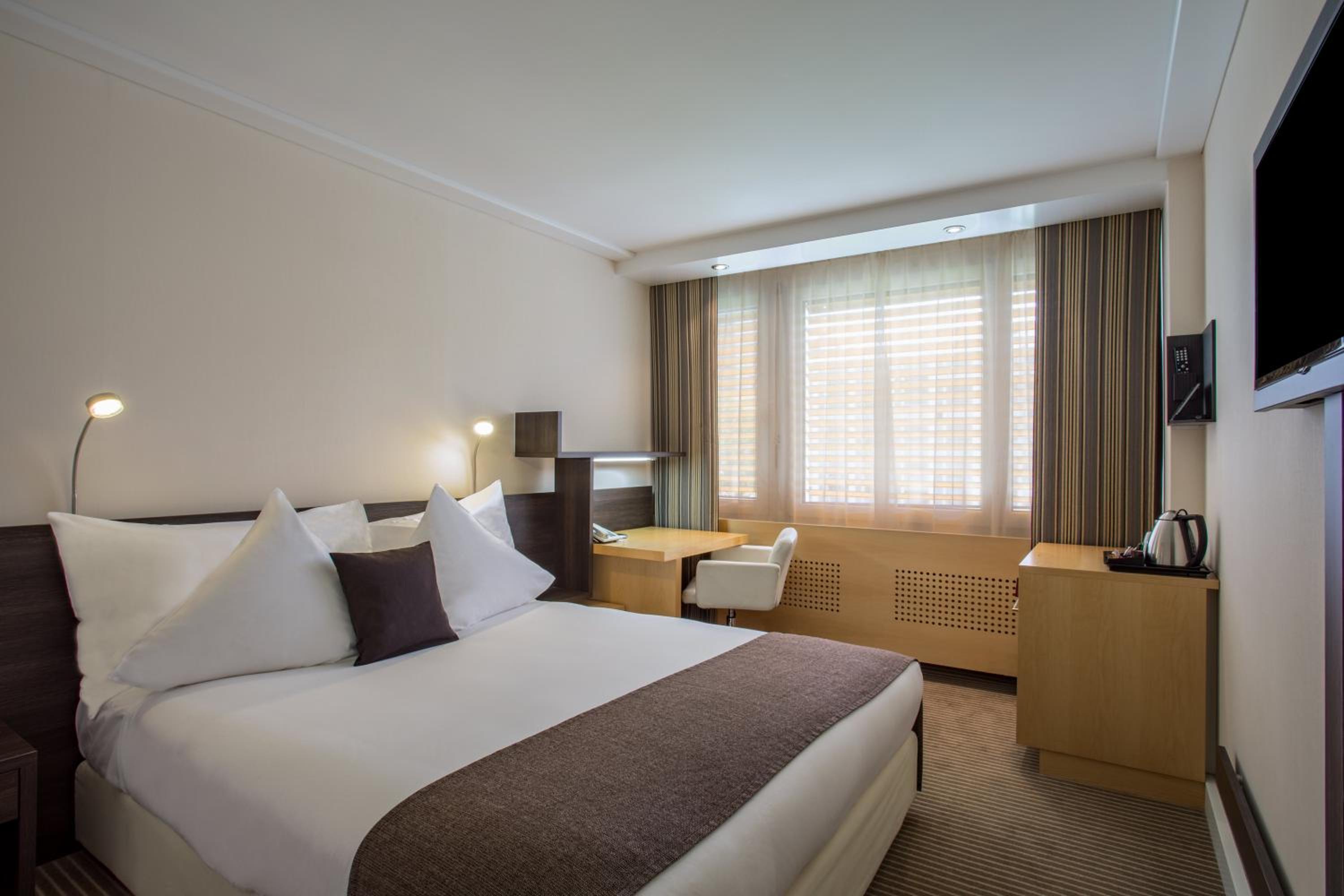 Standard Queen Room - Photo 2