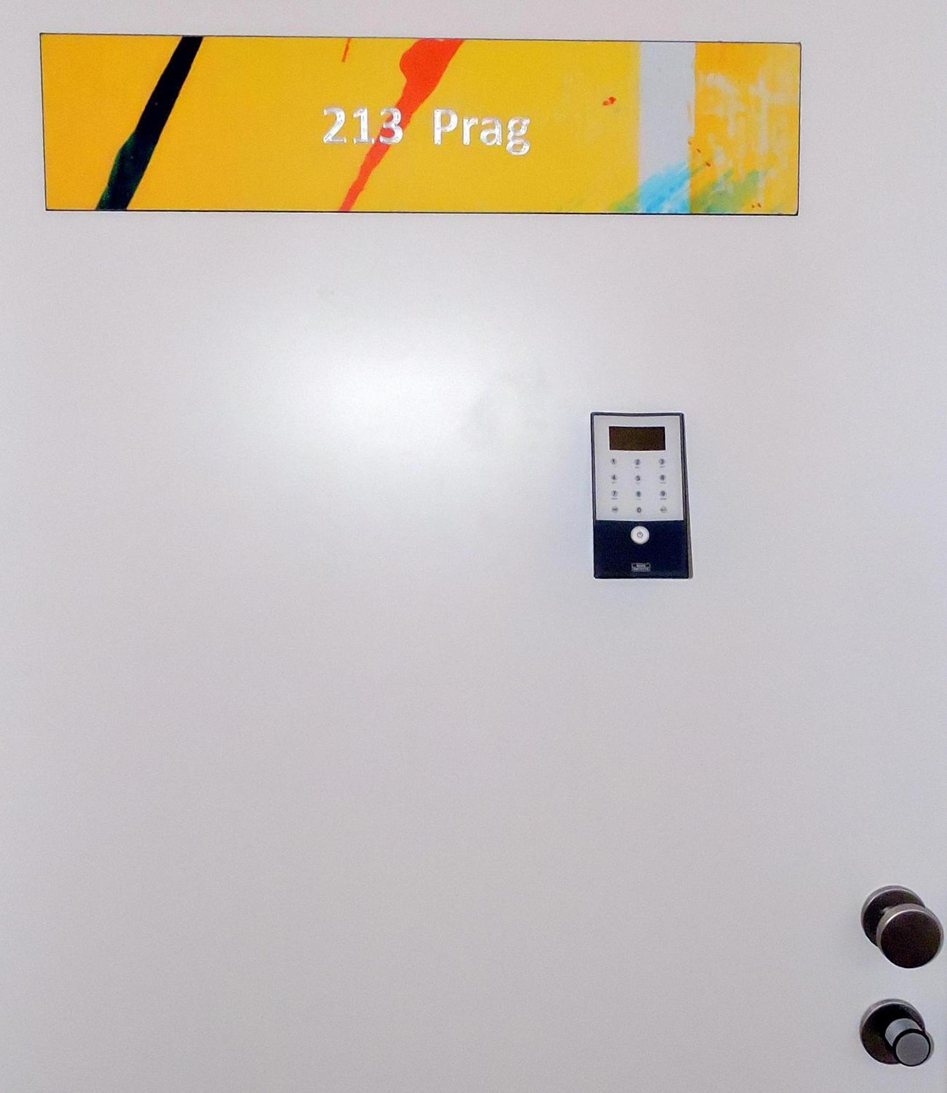 Studio - Photo 6