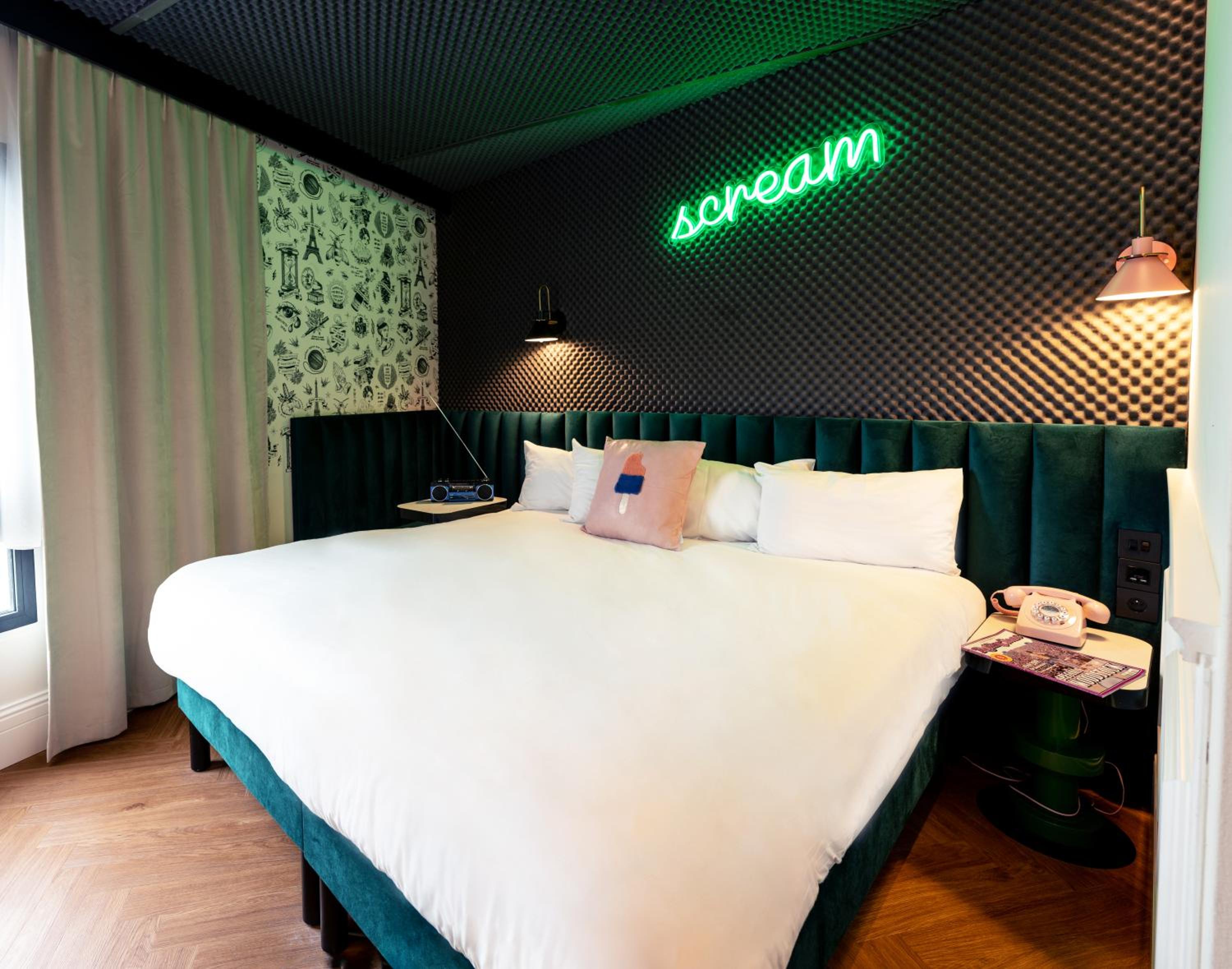 Duo Rock Room