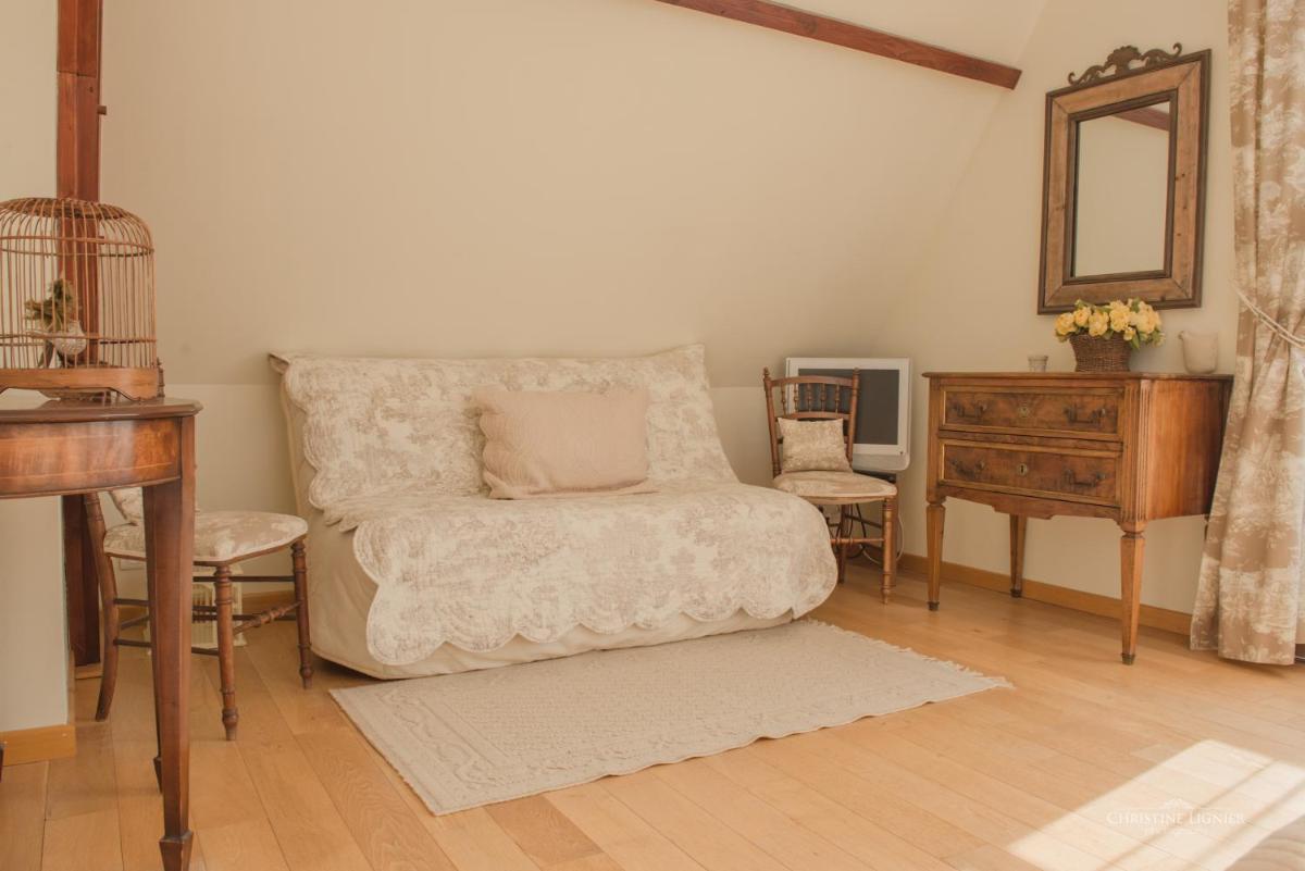 Deluxe Double Room with Balcony photo 3