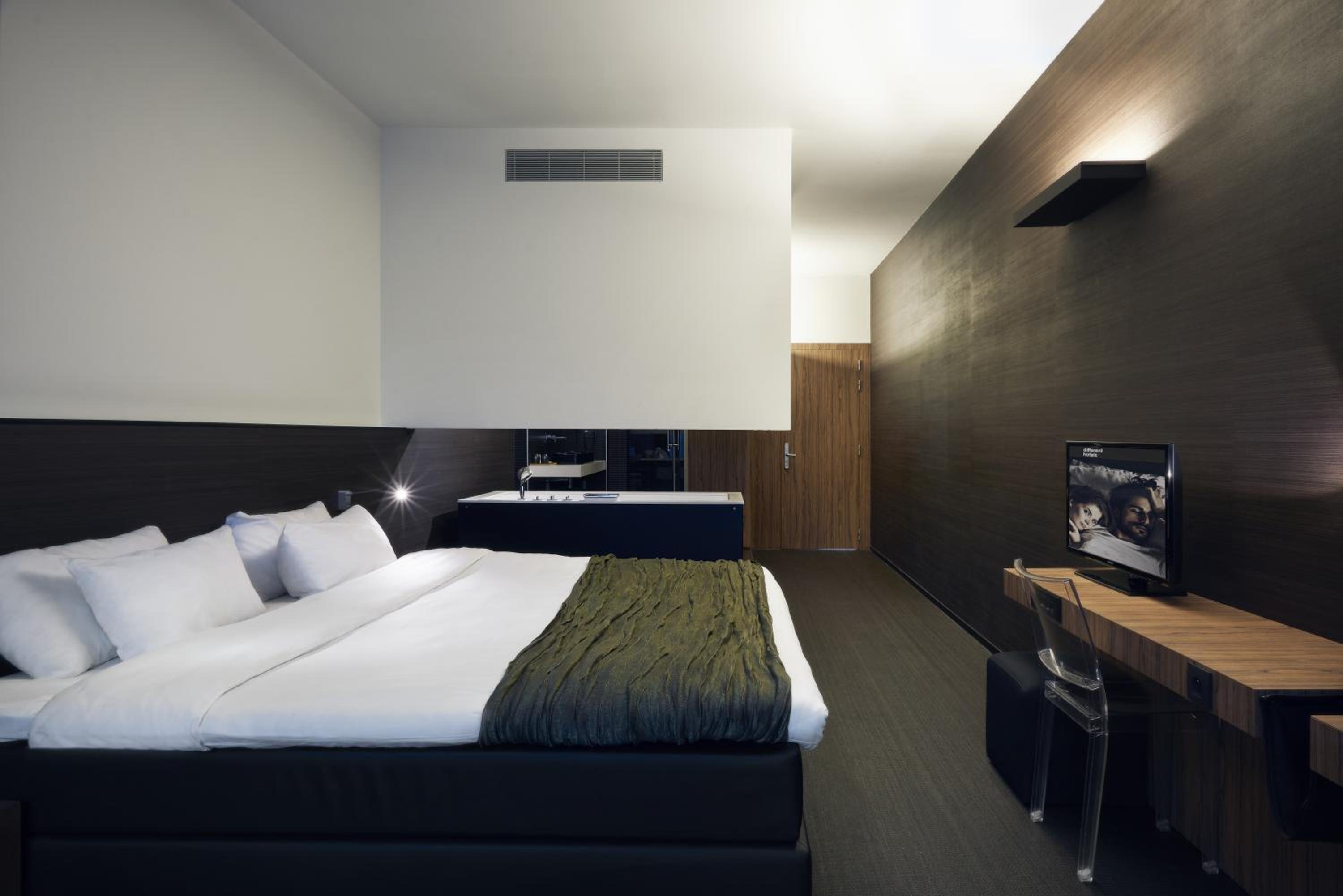 Deluxe Double Room with Bath