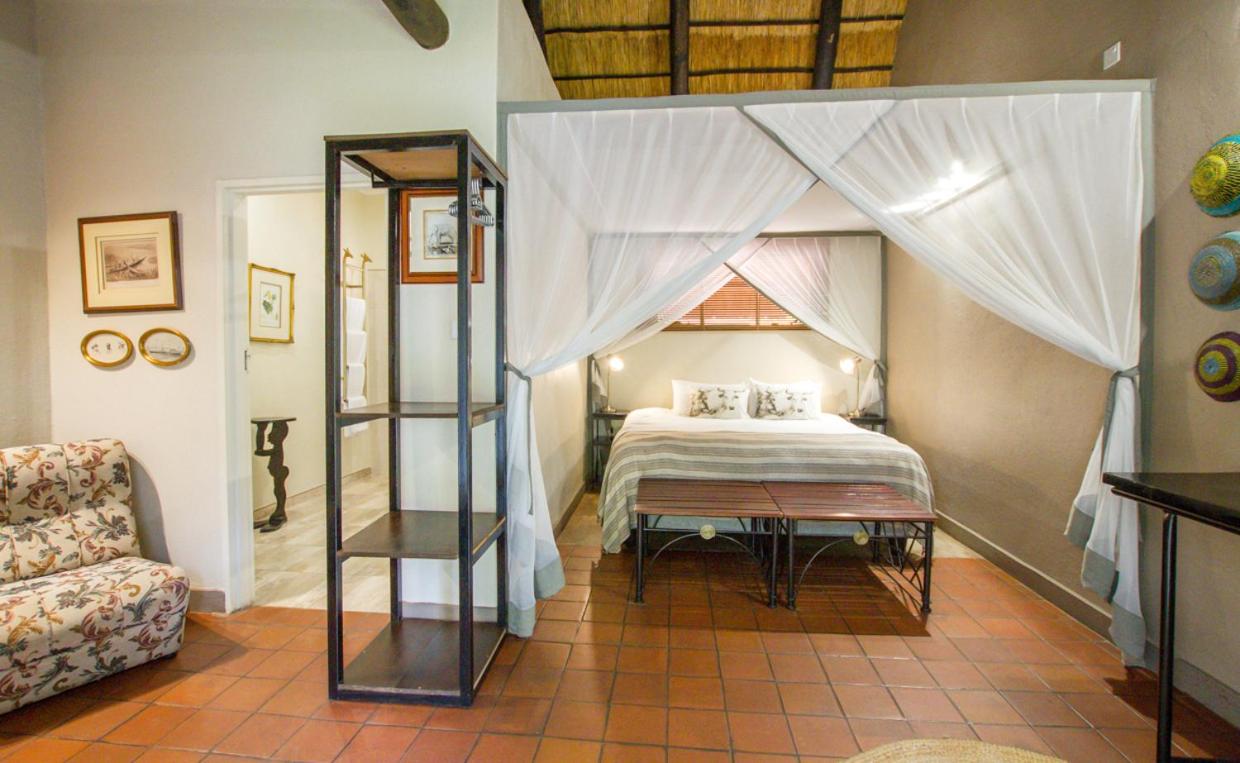 Deluxe Double or Twin Room with Pool View photo 3