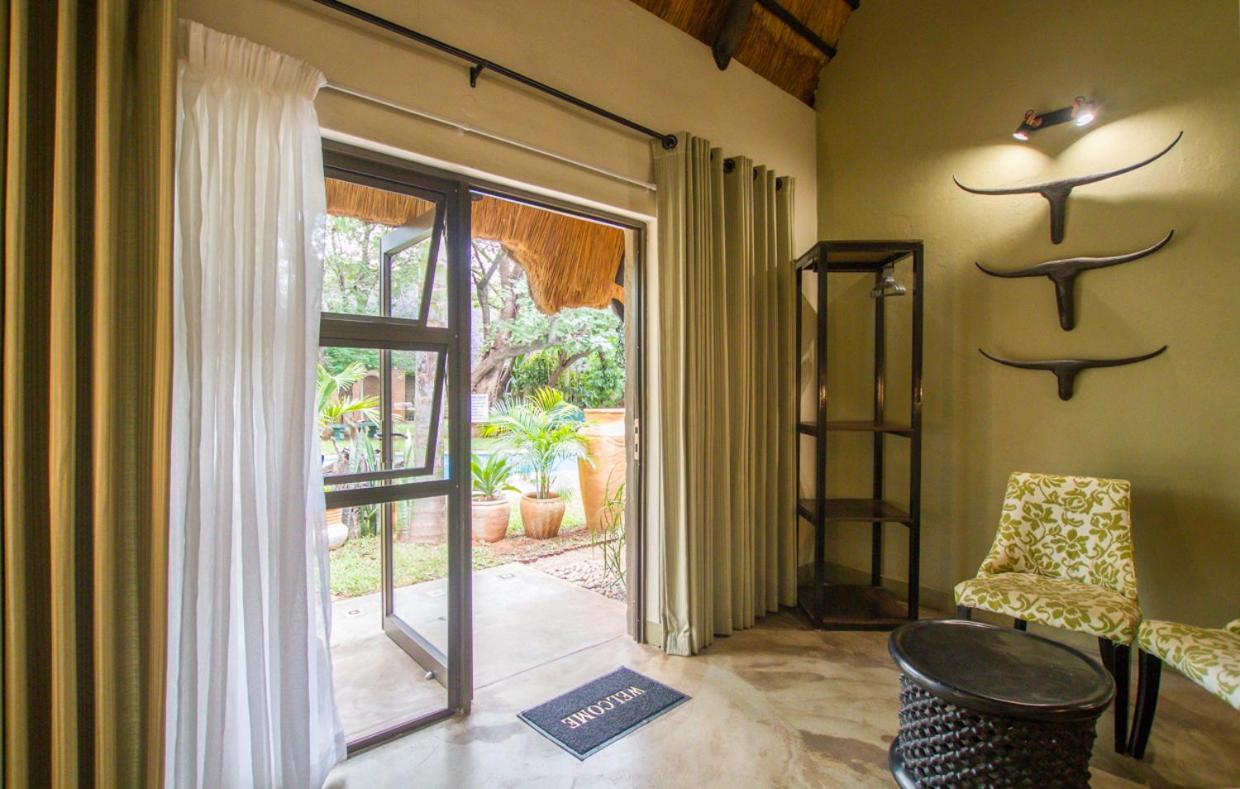 Deluxe Double or Twin Room with Pool View photo 1