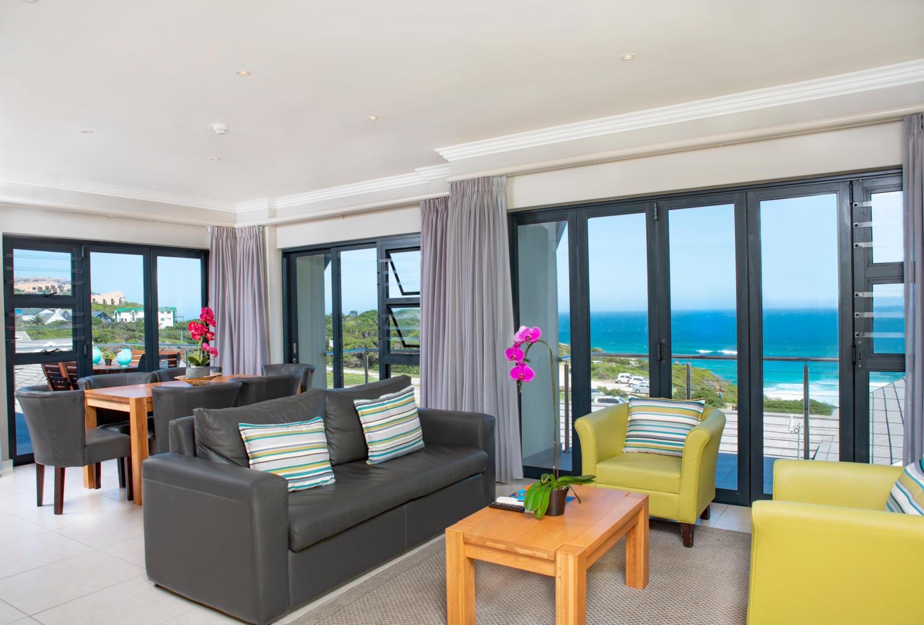 Two-Bedroom Suite with Balcony photo 3