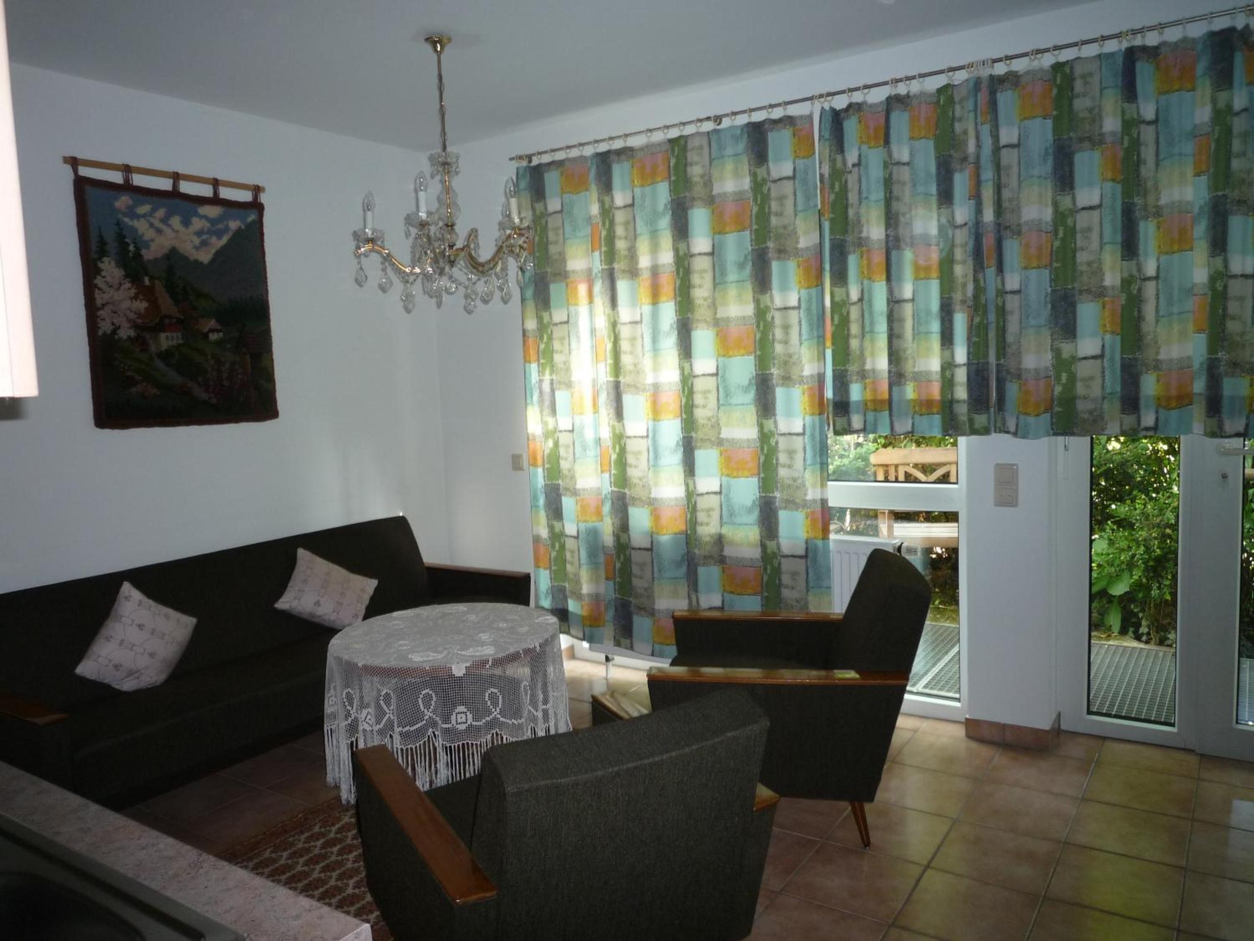 Apartment with Balcony - Photo 4