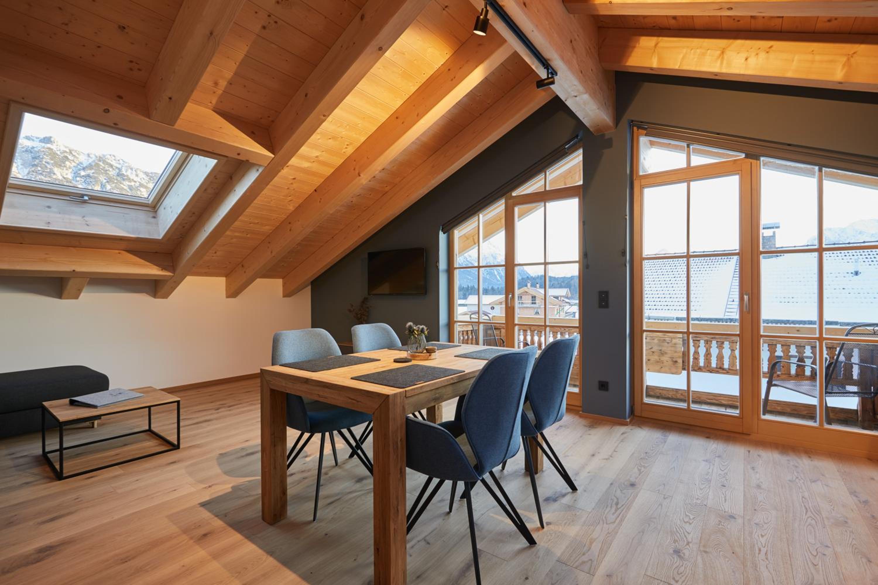 Deluxe Apartment