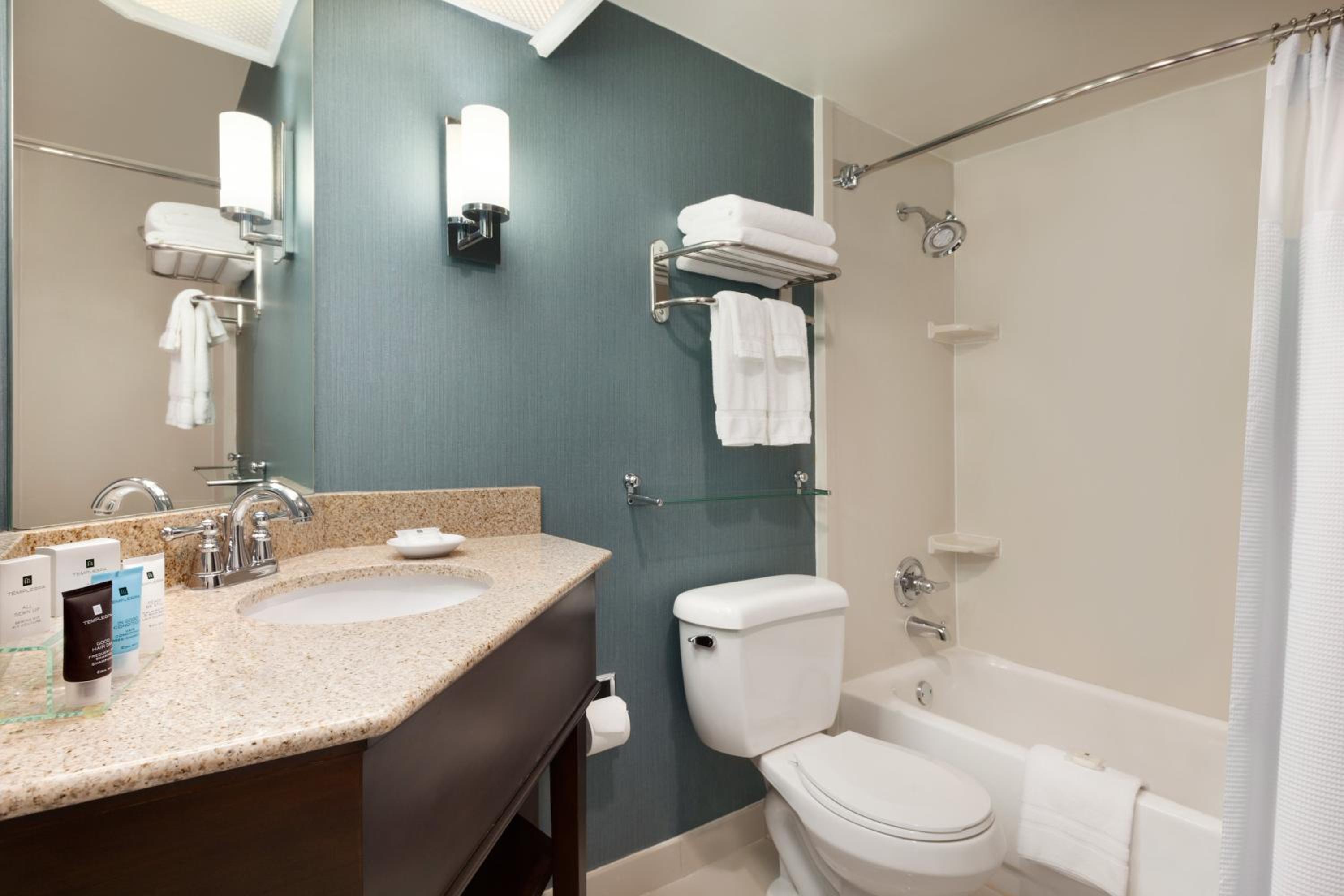 Junior King Suite - Photo 3