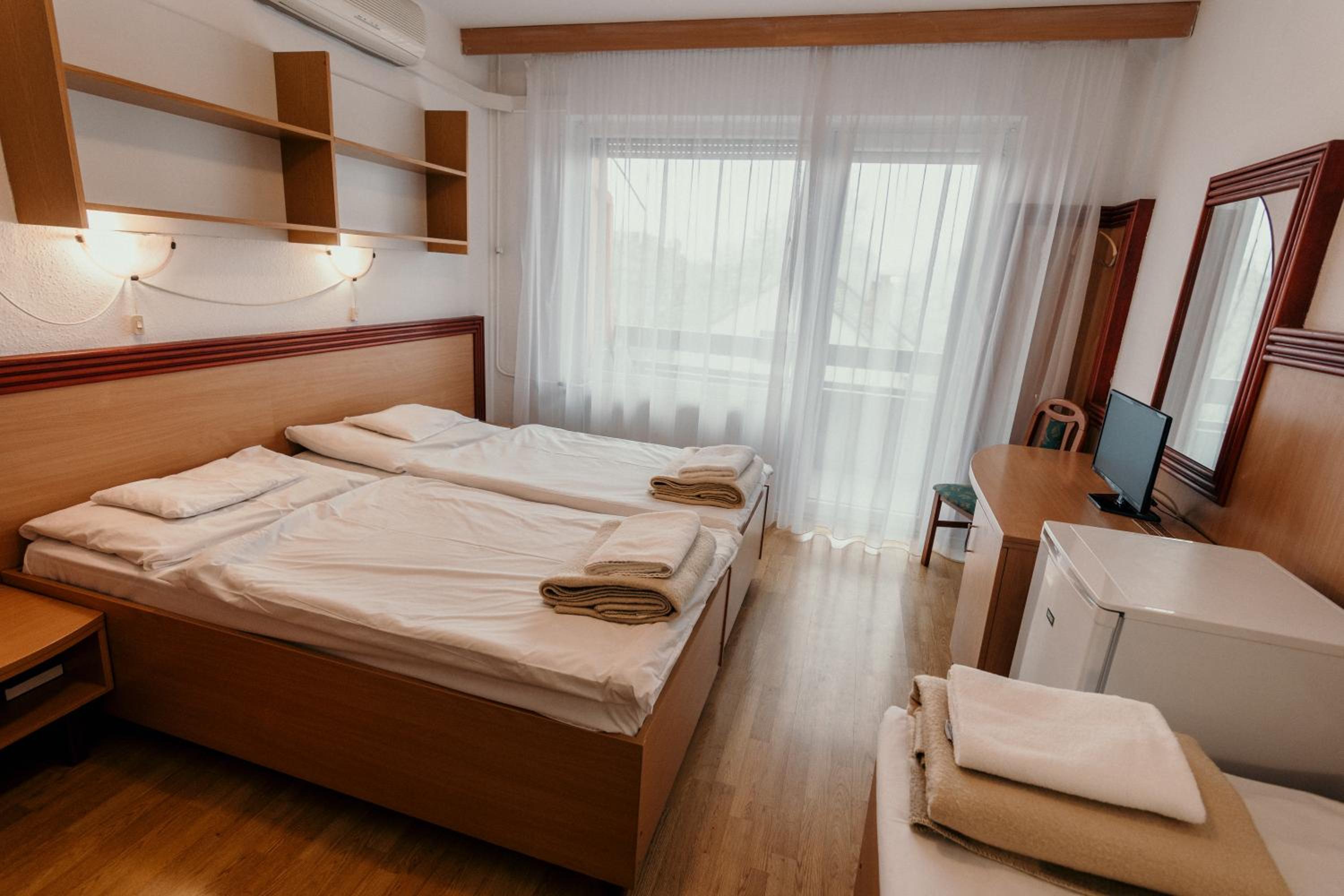 Classic Double or Twin Room - Photo 1