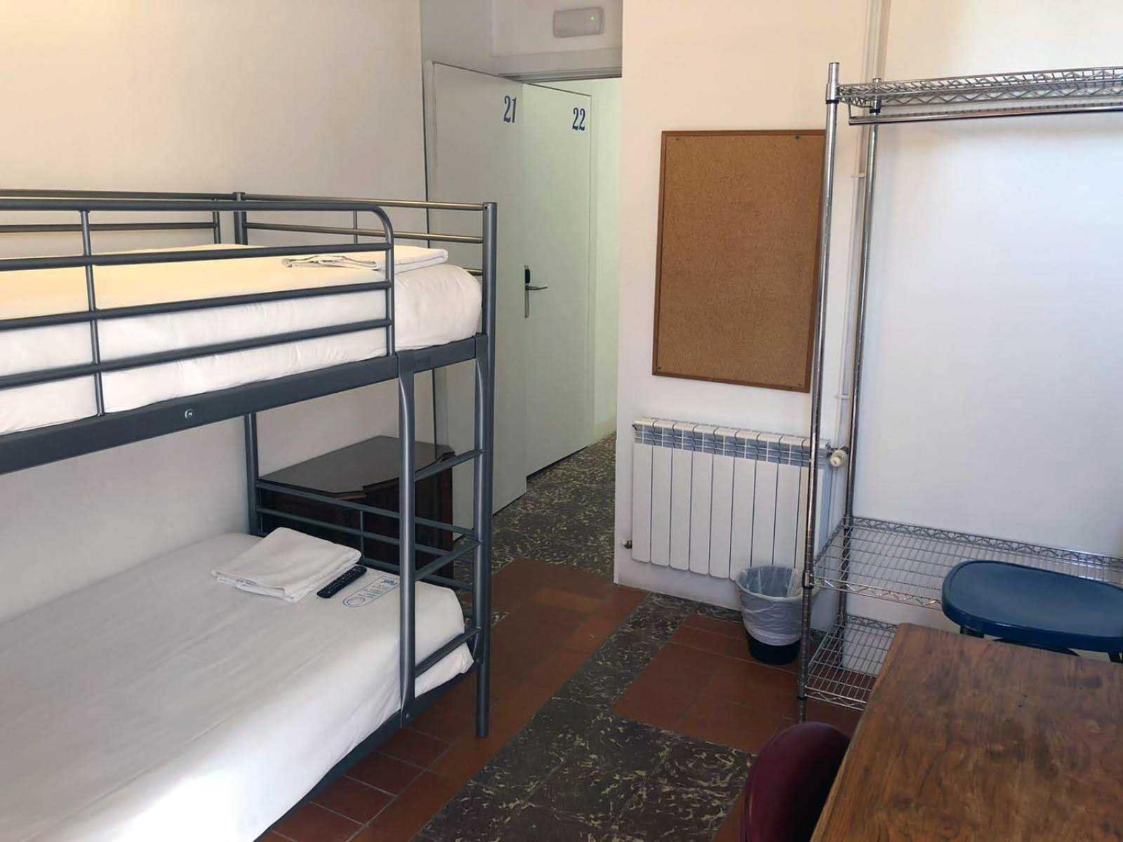 Double Room with Bunk bed and External Private Bathroom photo 2