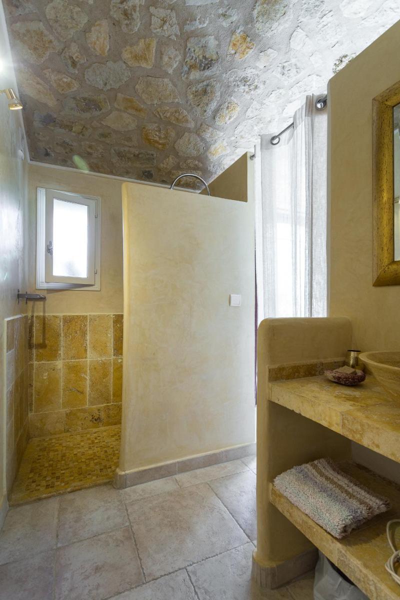 Double Room with Terrace and Pool View photo 1