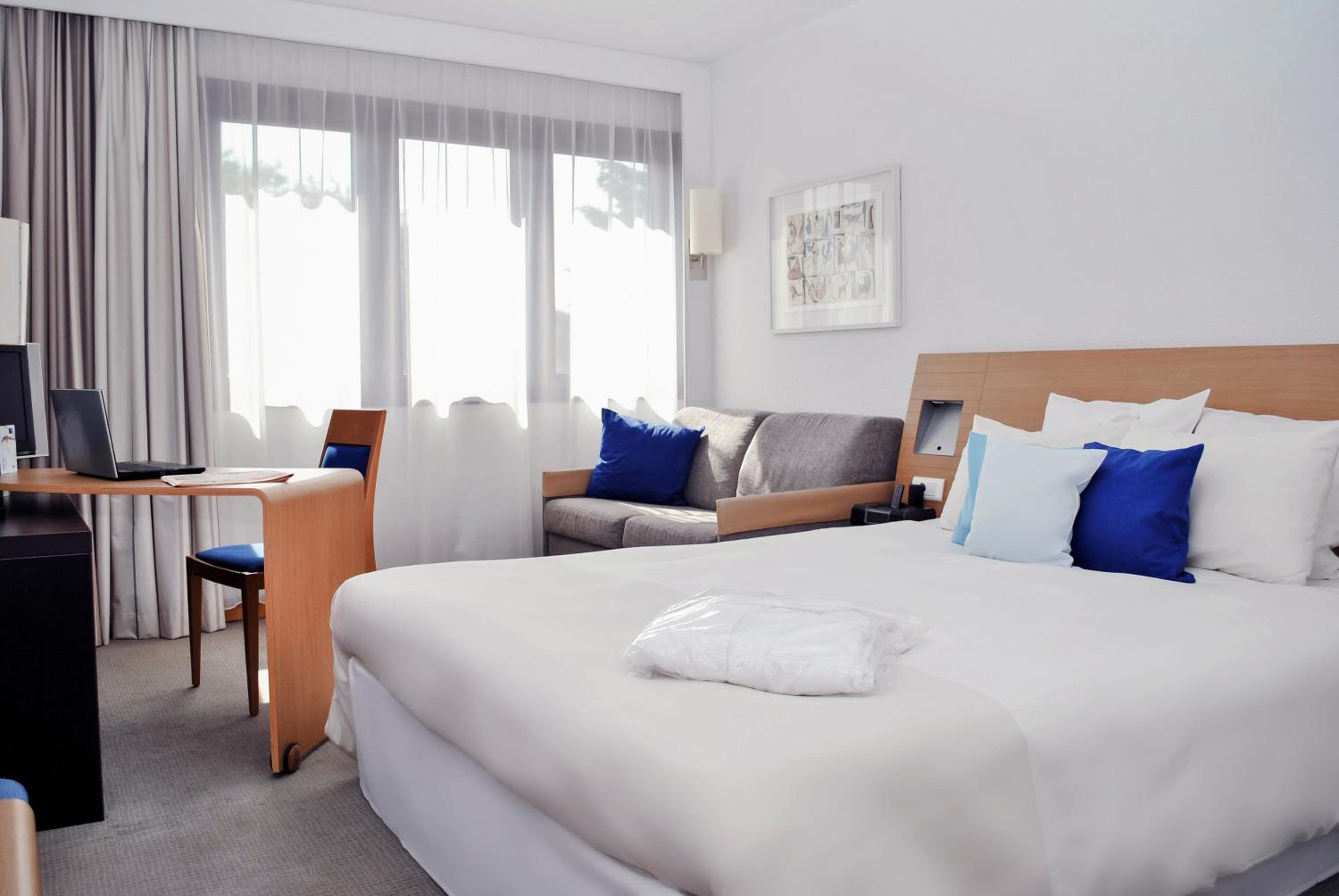 Classic Room with Park View - Photo 2