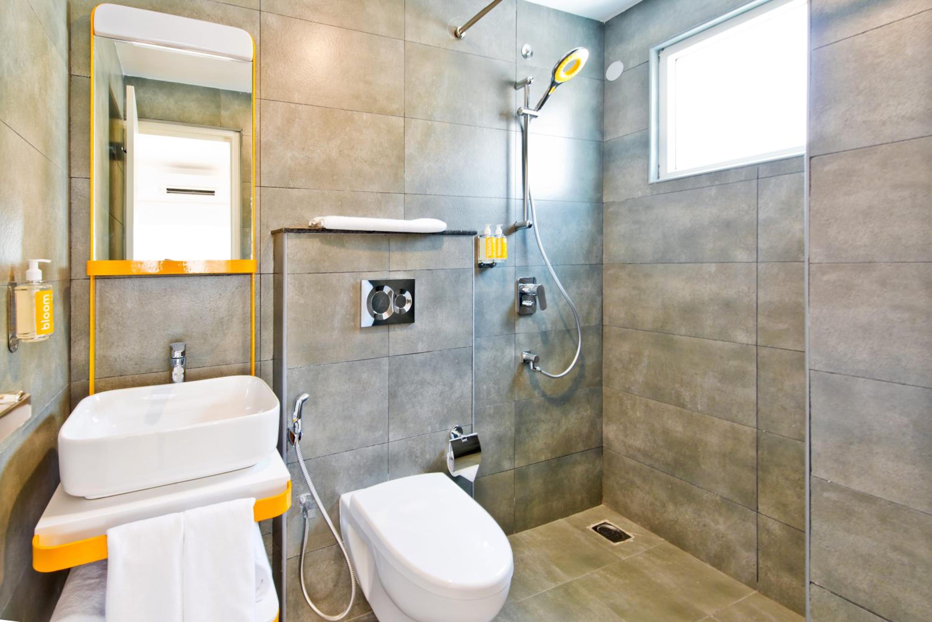 Standard Double Room - Photo 10