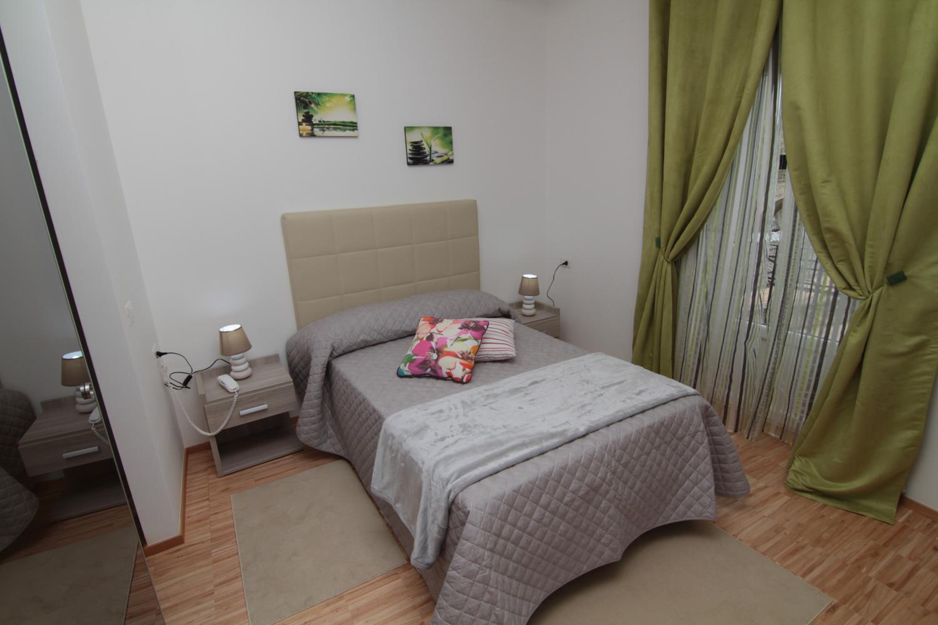 Small Double Room photo 2