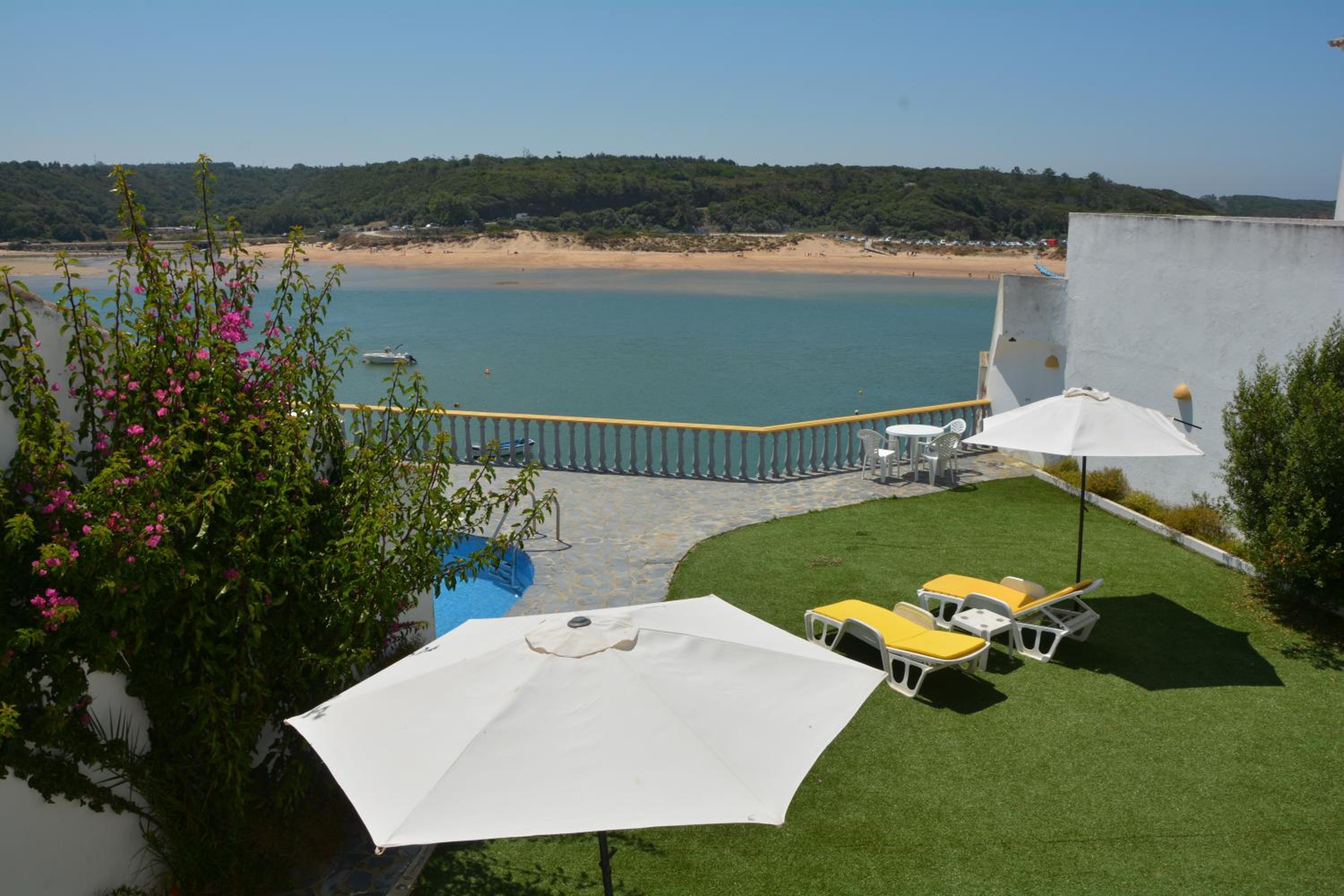 Studio Apartment with Sea View photo 2