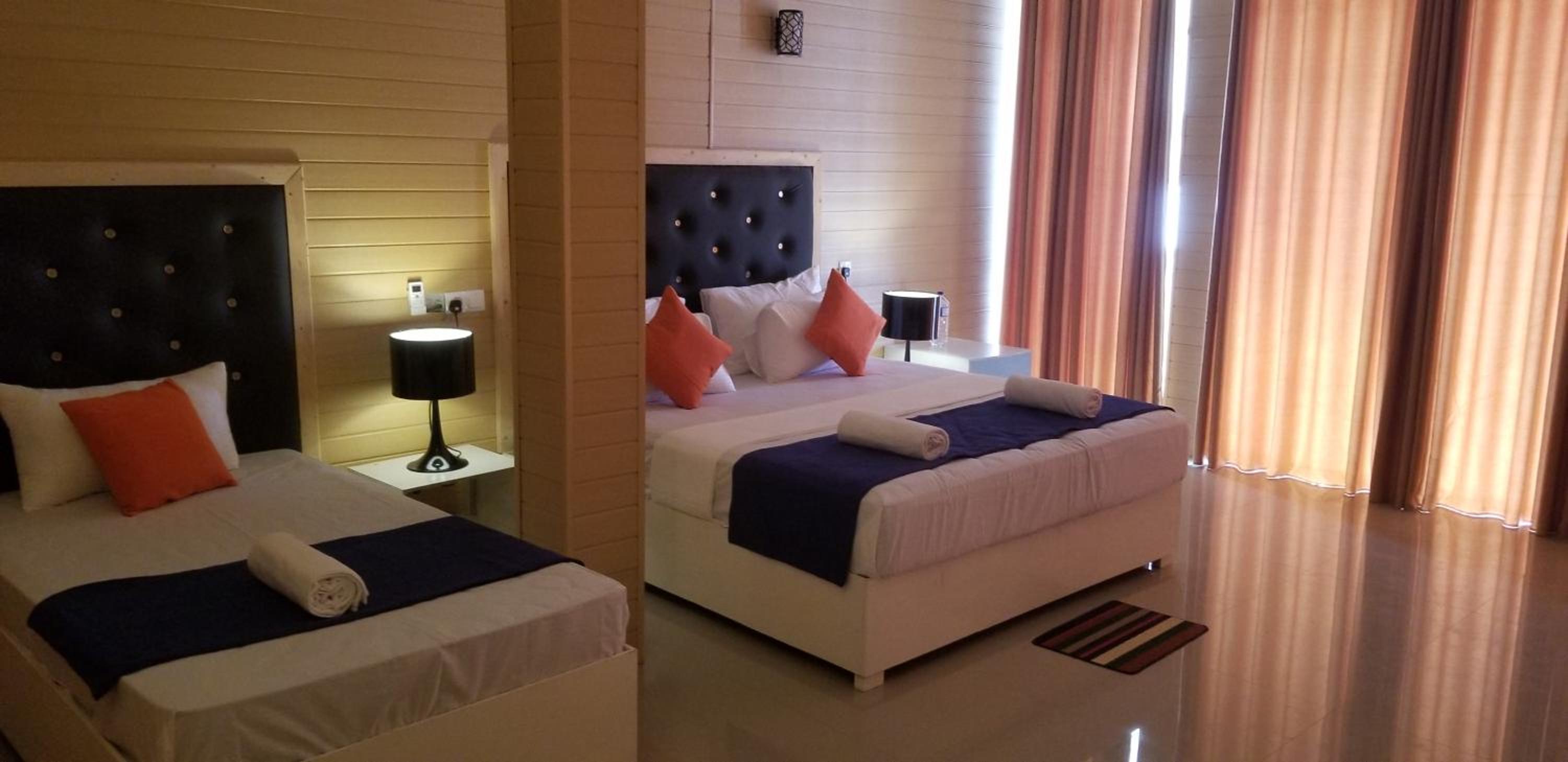 Deluxe Triple Room with Sea View - Photo 13