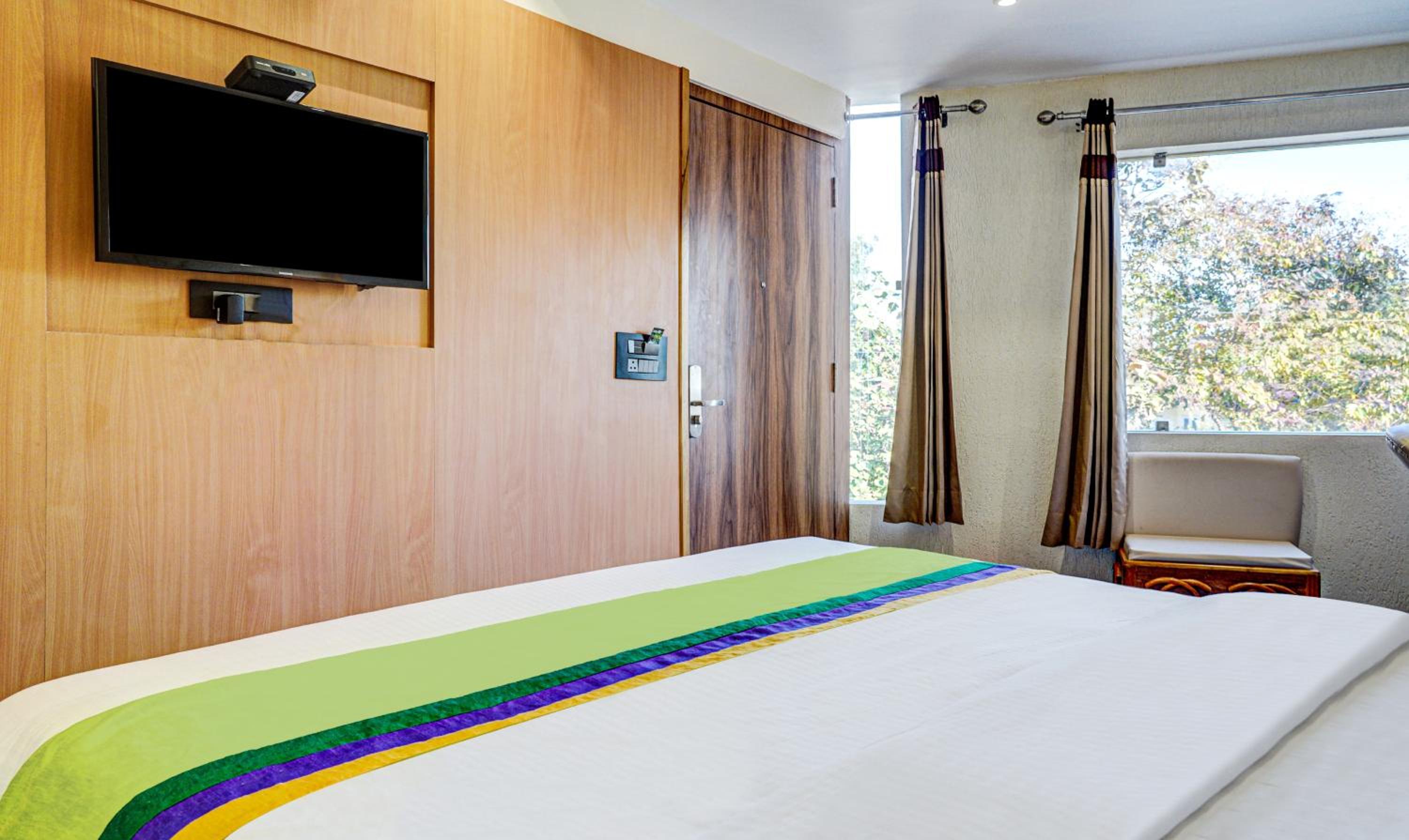Deluxe Room - Photo 4