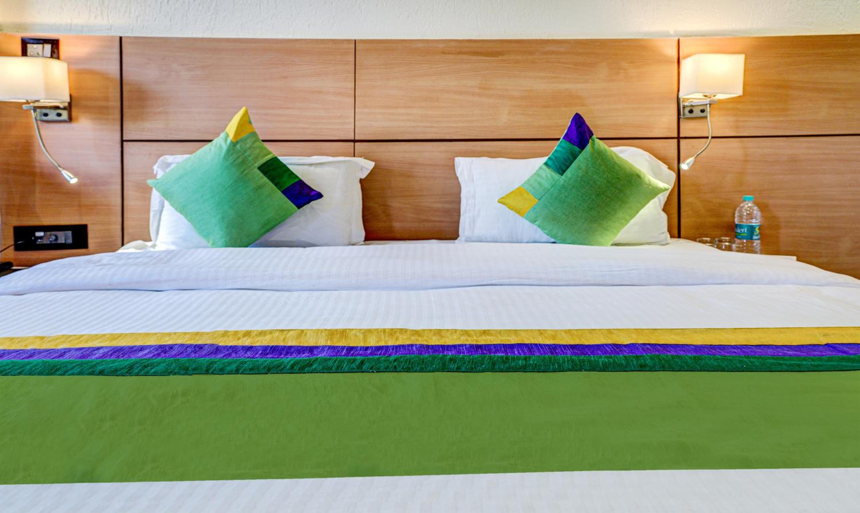 Deluxe Room - Photo 2