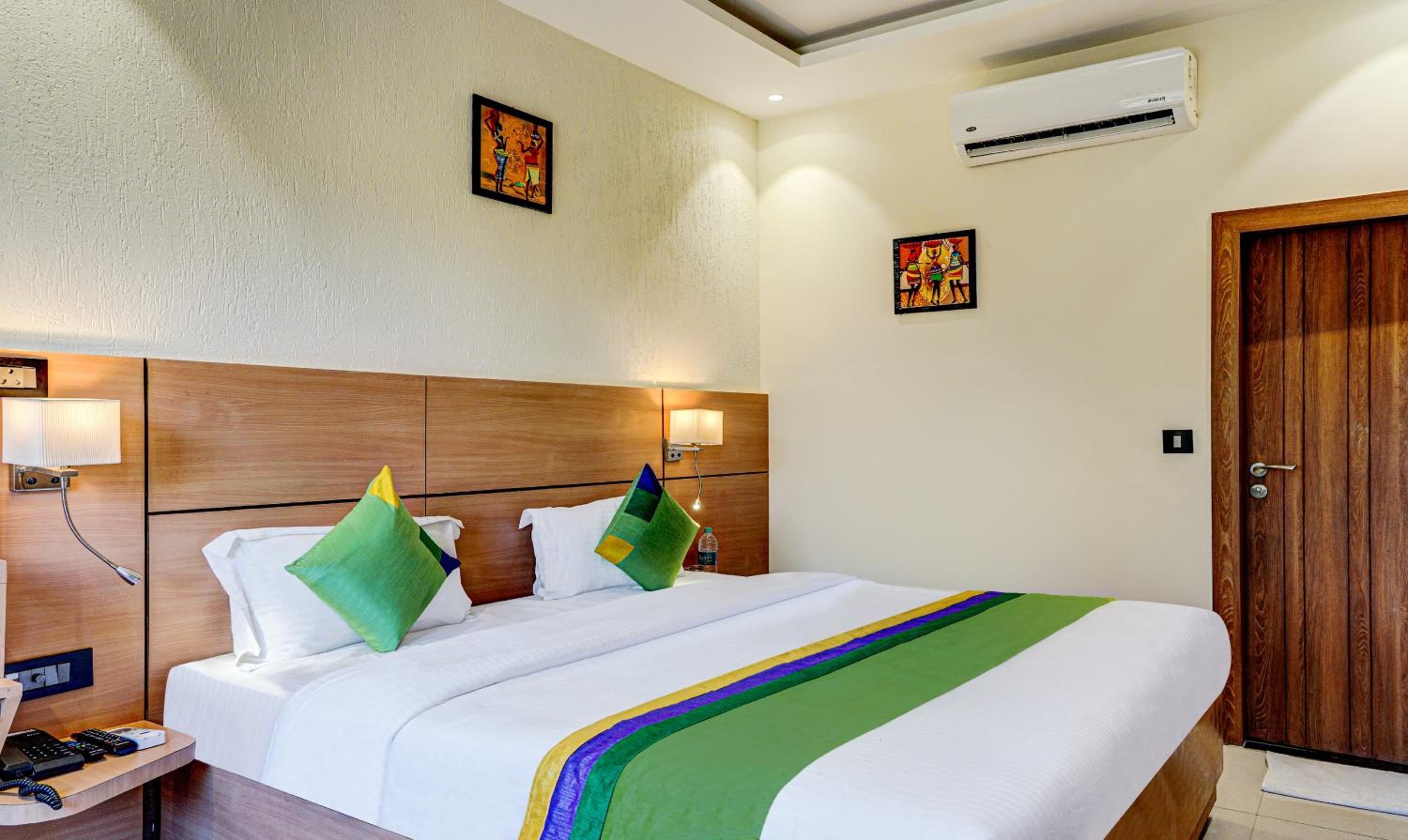 Deluxe Room - Photo 1