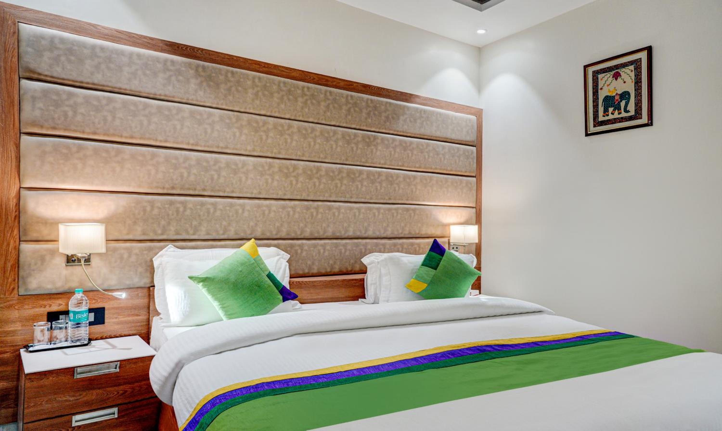 Deluxe Room - Photo 6