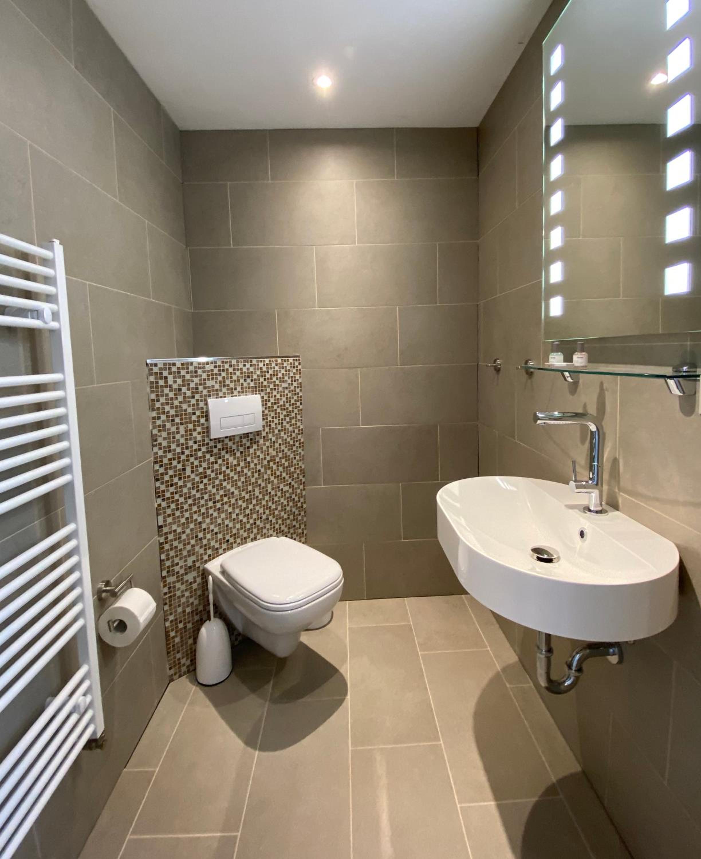 Two-Bedroom Holiday Apartment (6 Adults) - Photo 20