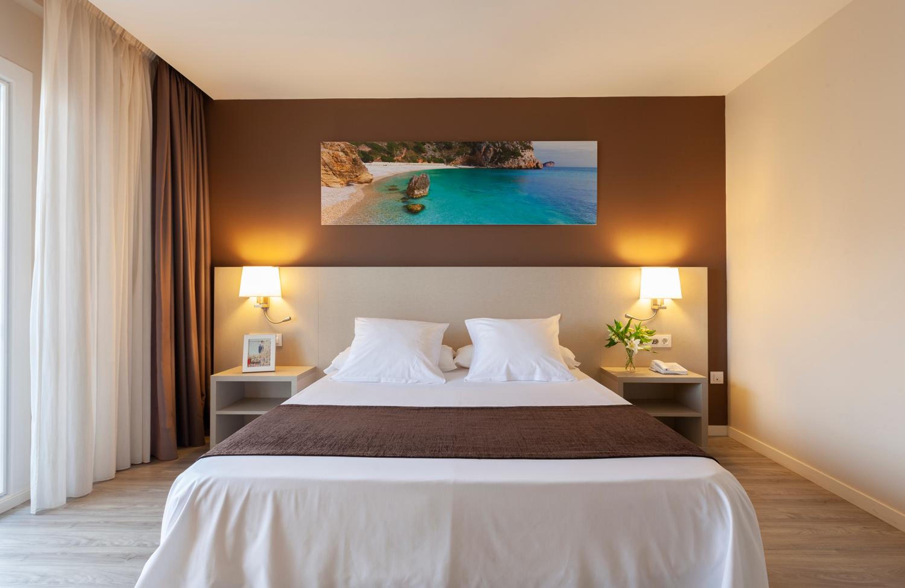 Double Premium Room - Photo 1