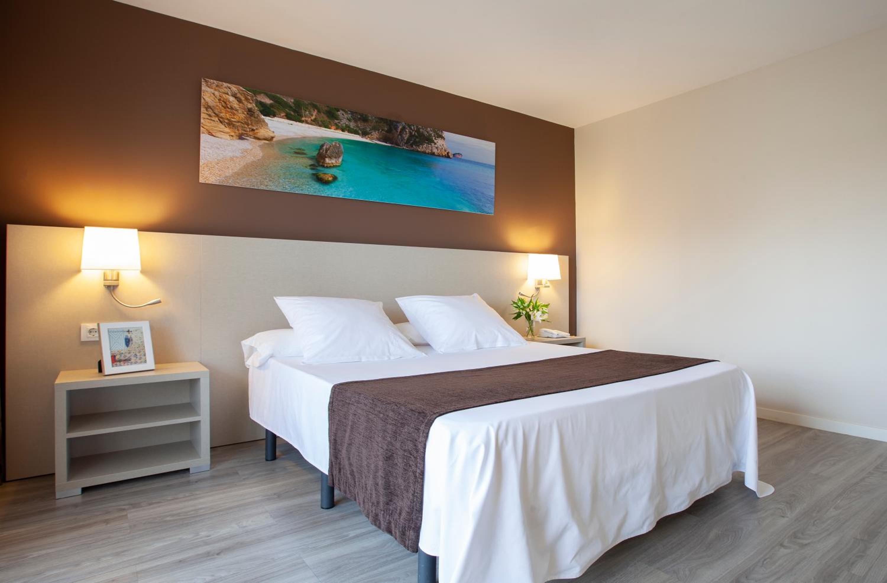 Double Premium Room - Photo 6