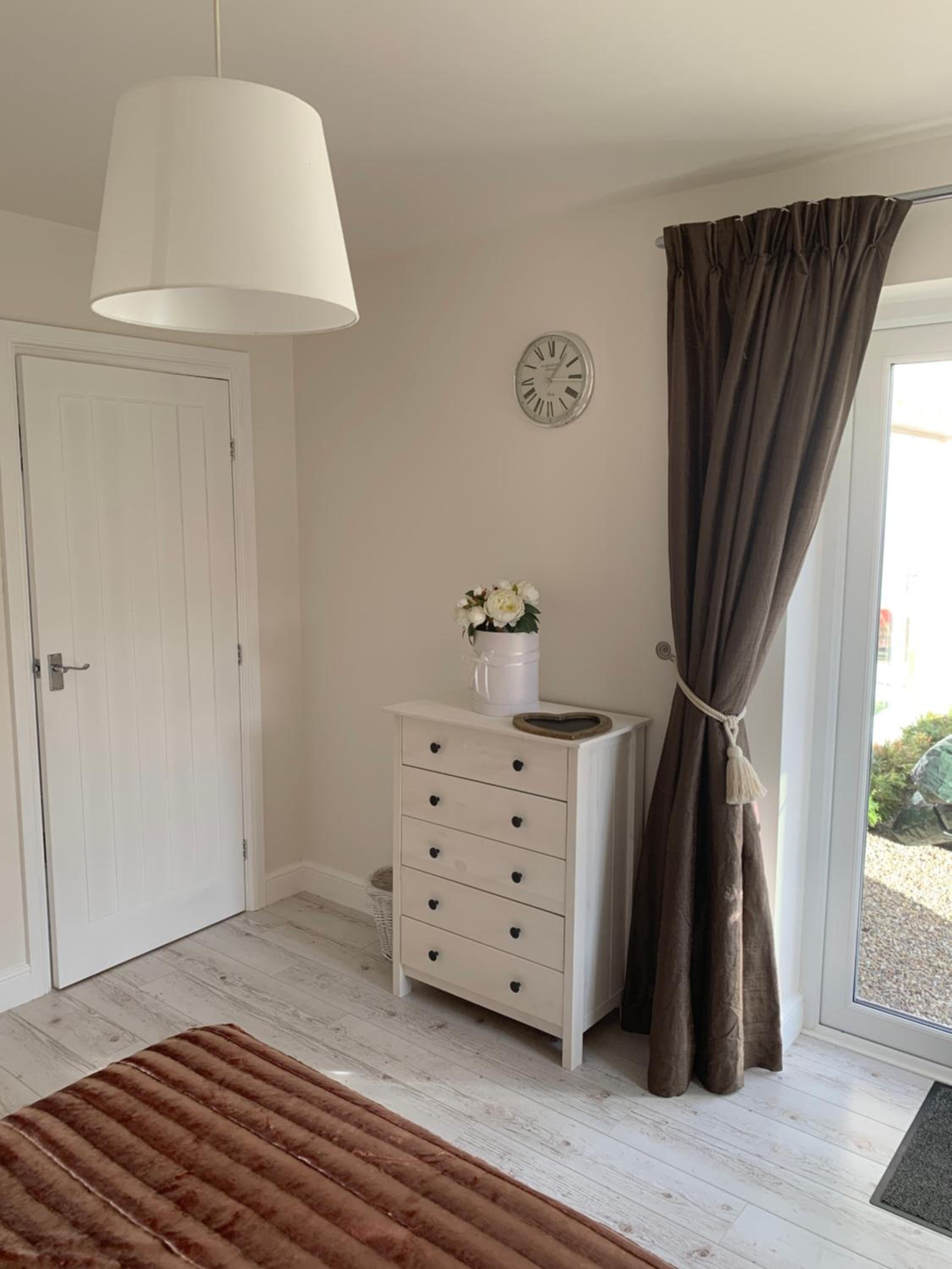 Deluxe Double Room with Bath - Photo 6