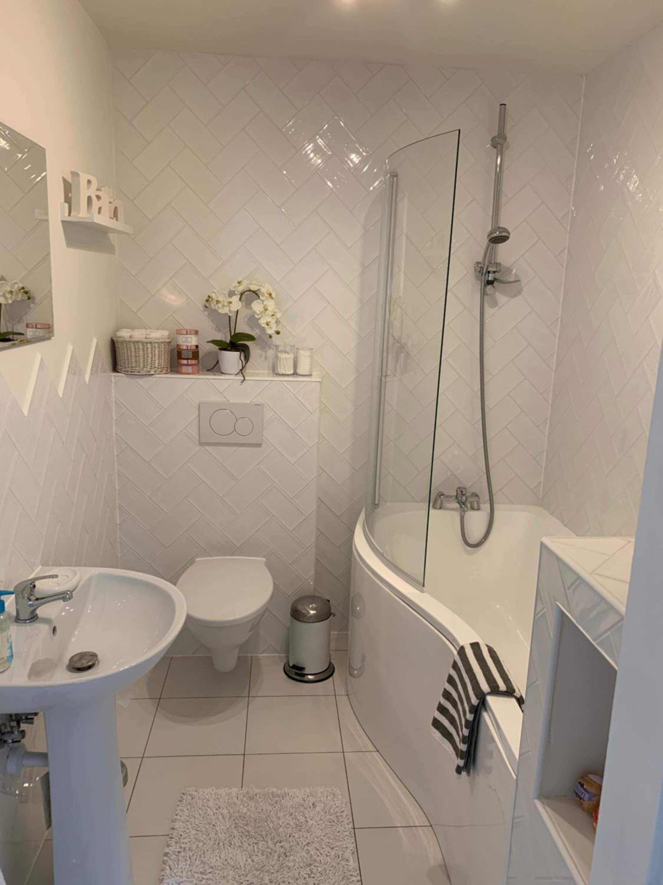 Deluxe Double Room with Bath - Photo 7